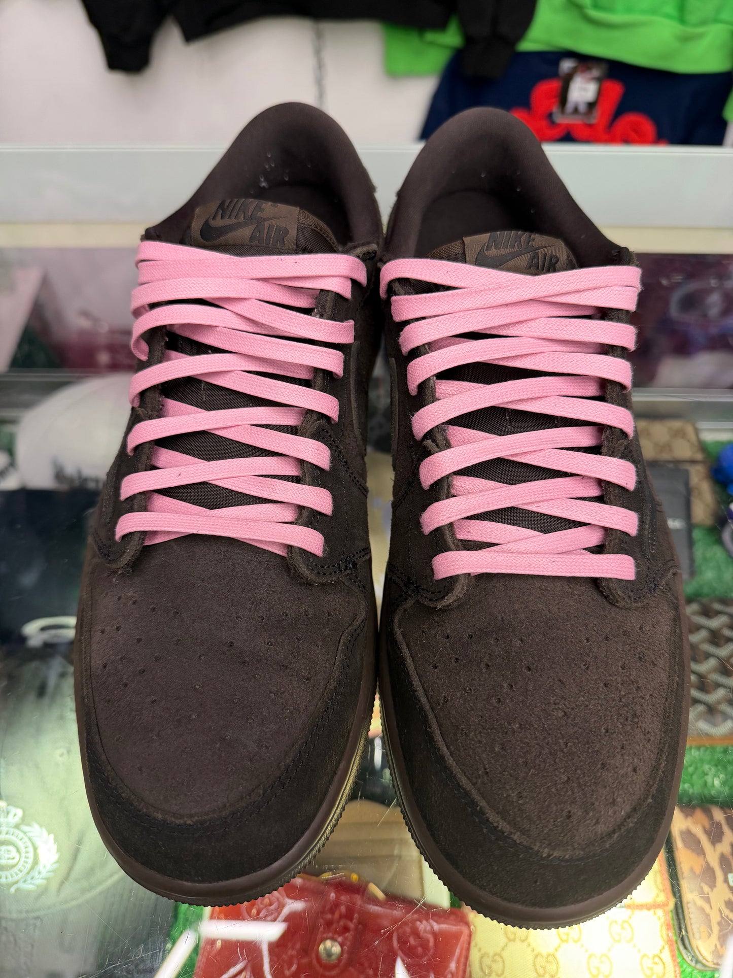 JORDAN 1 LOW TRAVIS SCOTT VELVET BROWN (PRE-OWNED W/ BOX)