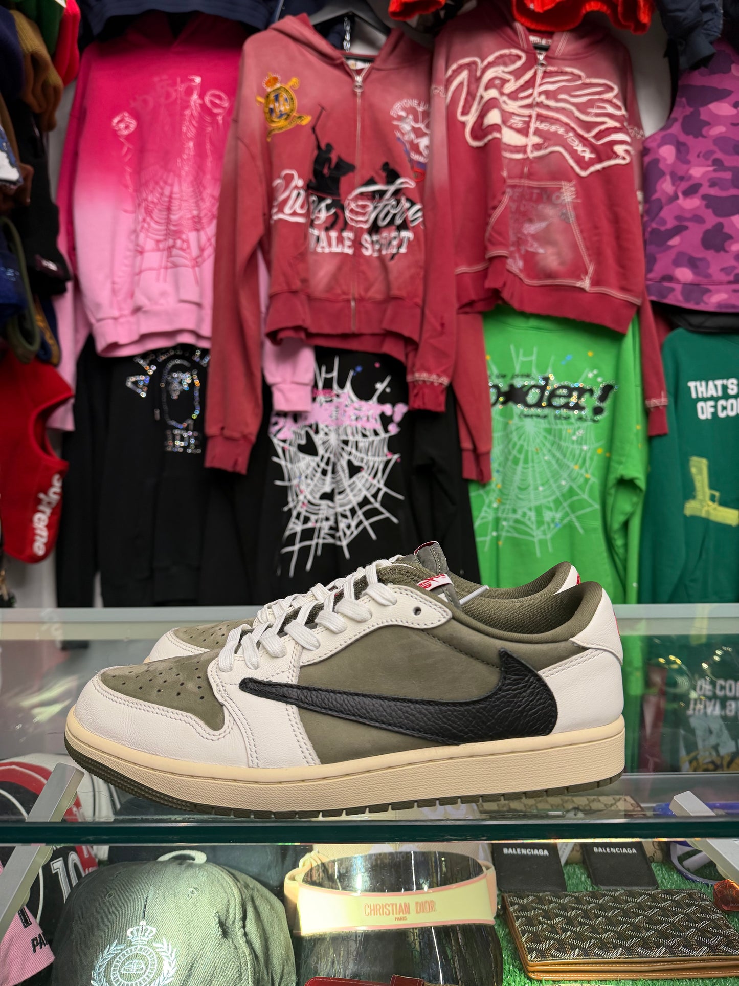 JORDAN 1 LOW TRAVIS SCOTT MEDIUM OLIVE (PRE-OWNED W/ BOX)