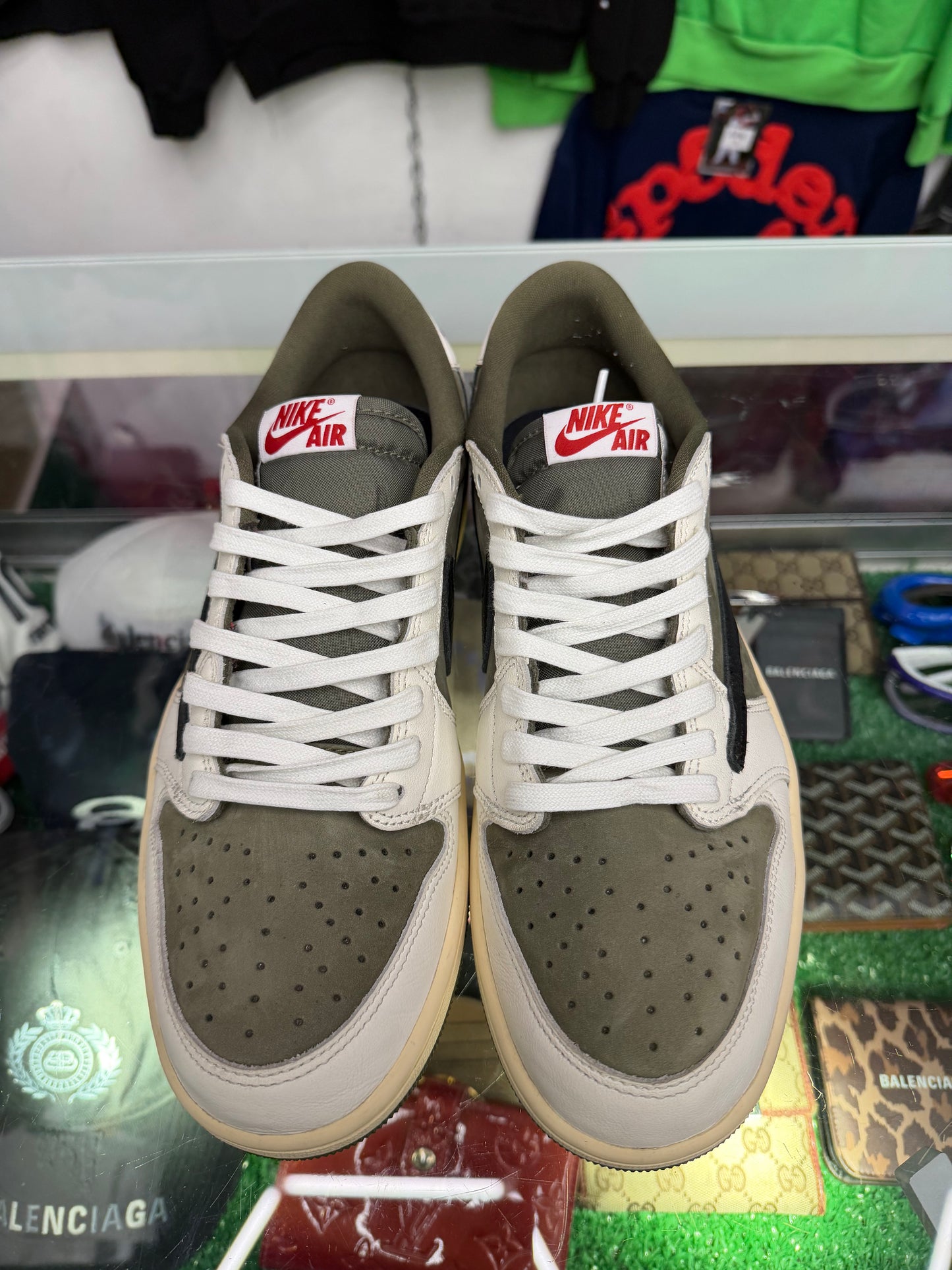 JORDAN 1 LOW TRAVIS SCOTT MEDIUM OLIVE (PRE-OWNED W/ BOX)