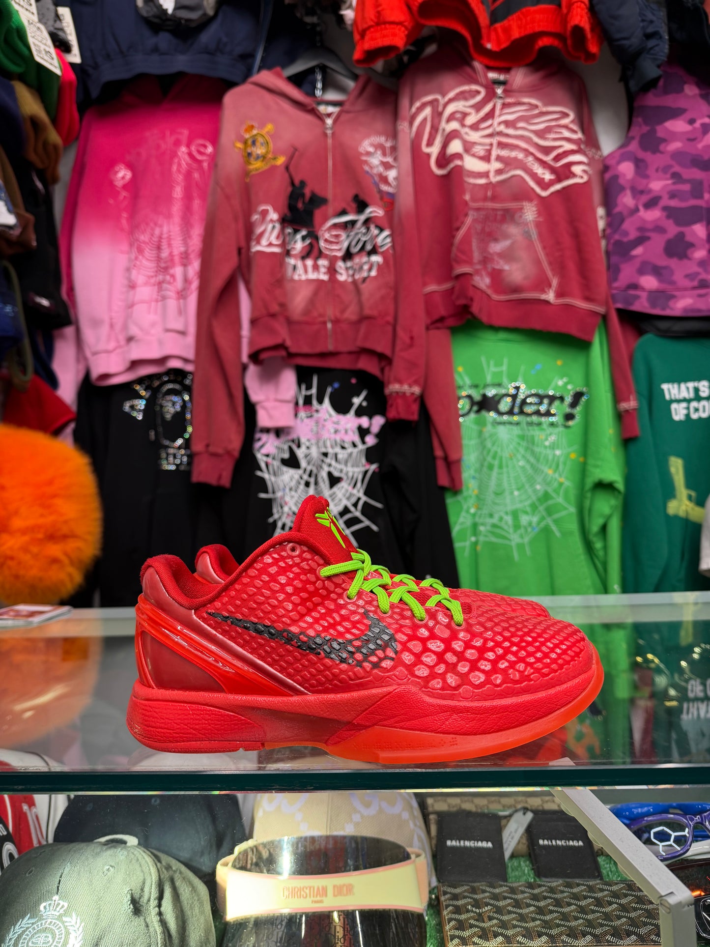 KOBE 6 REVERSE GRINCH (PRE-OWNED NO BOX)