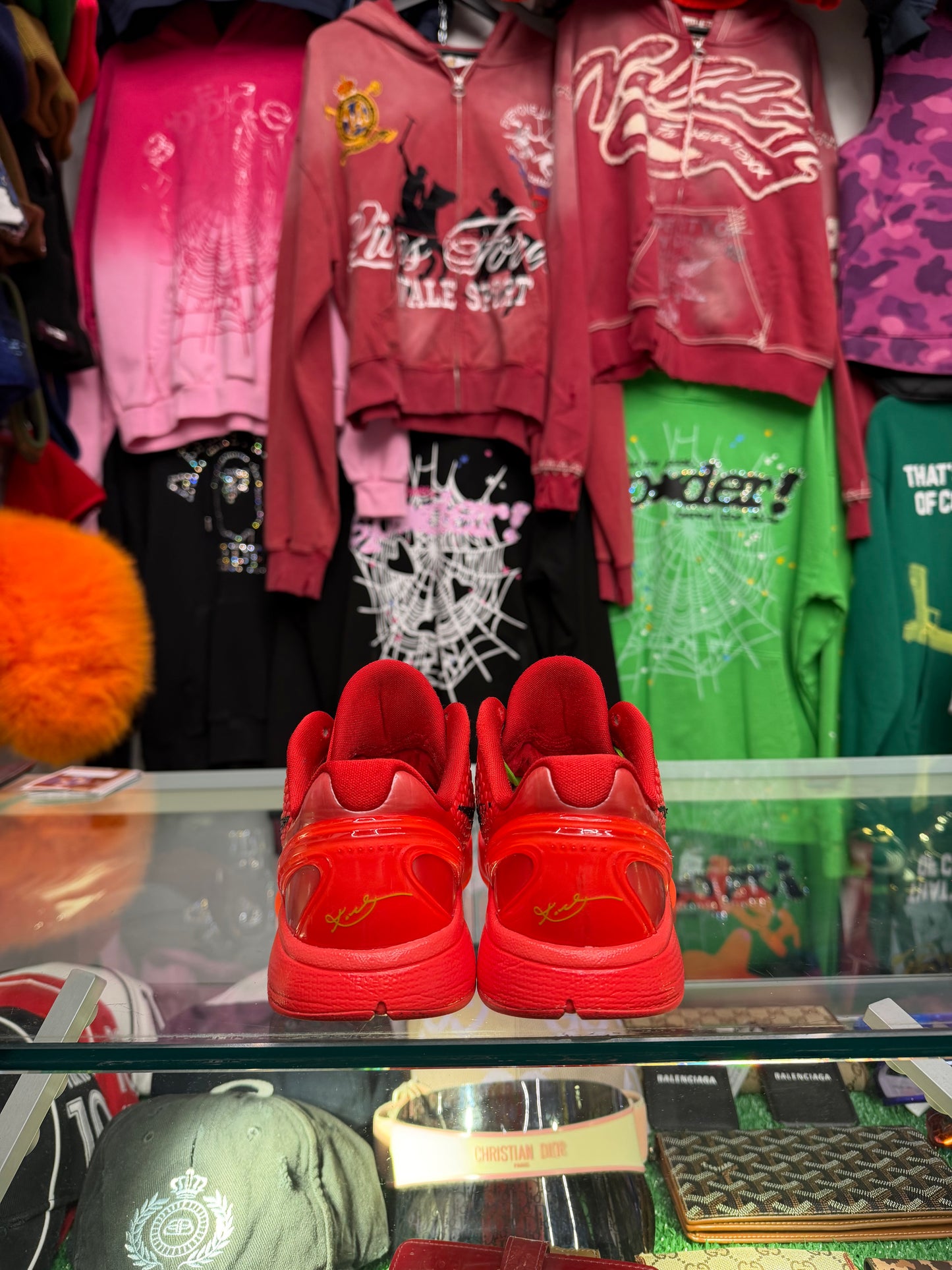 KOBE 6 REVERSE GRINCH (PRE-OWNED NO BOX)