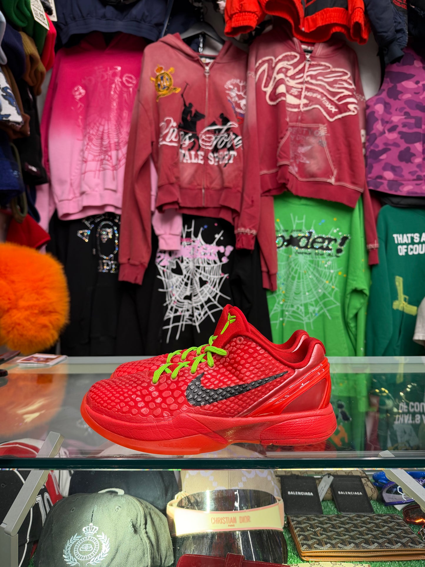 KOBE 6 REVERSE GRINCH (PRE-OWNED NO BOX)