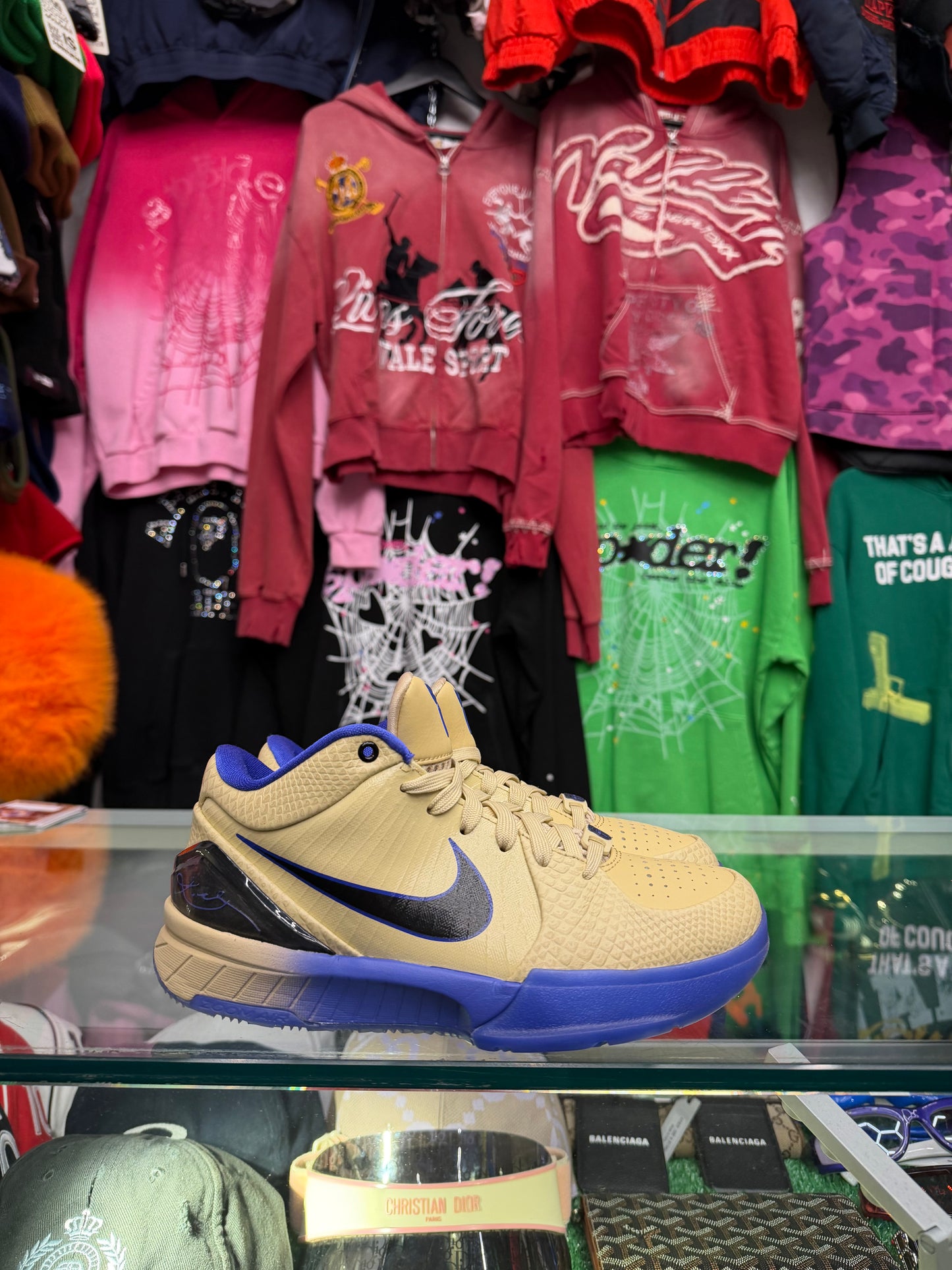 KOBE 4 BARCELONA AWAY (PRE-OWNED NO BOX)