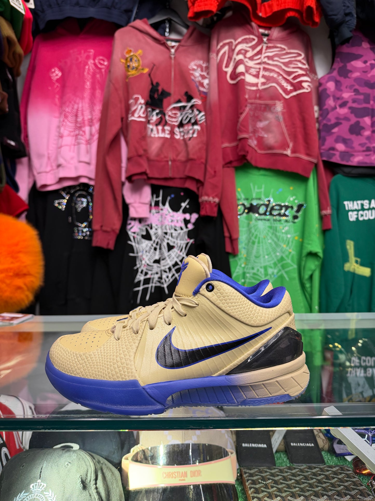 KOBE 4 BARCELONA AWAY (PRE-OWNED NO BOX)