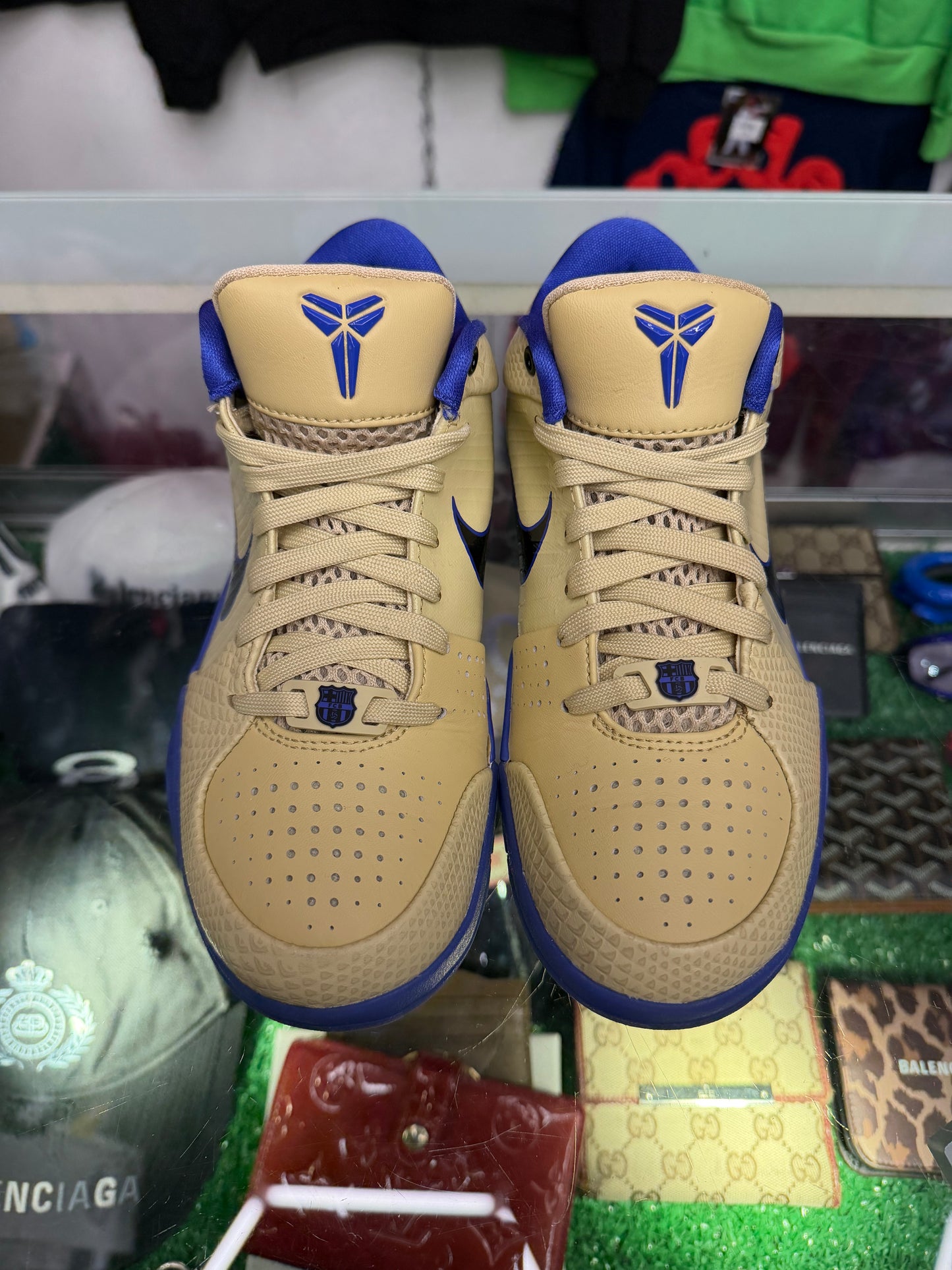 KOBE 4 BARCELONA AWAY (PRE-OWNED NO BOX)