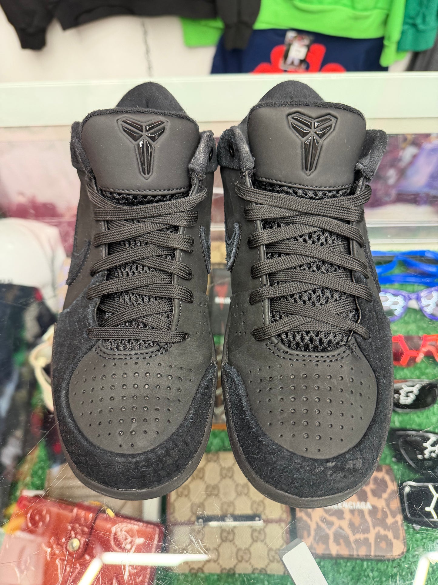 KOBE 4 GIFT OF MAMBA (PRE-OWNED NO BOX)