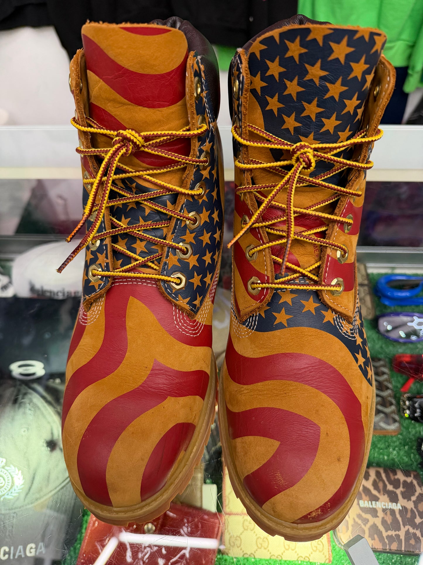 SUPREME AMERICAN FLAG TIMBERLAND (PRE-OWNED W/ BOX)