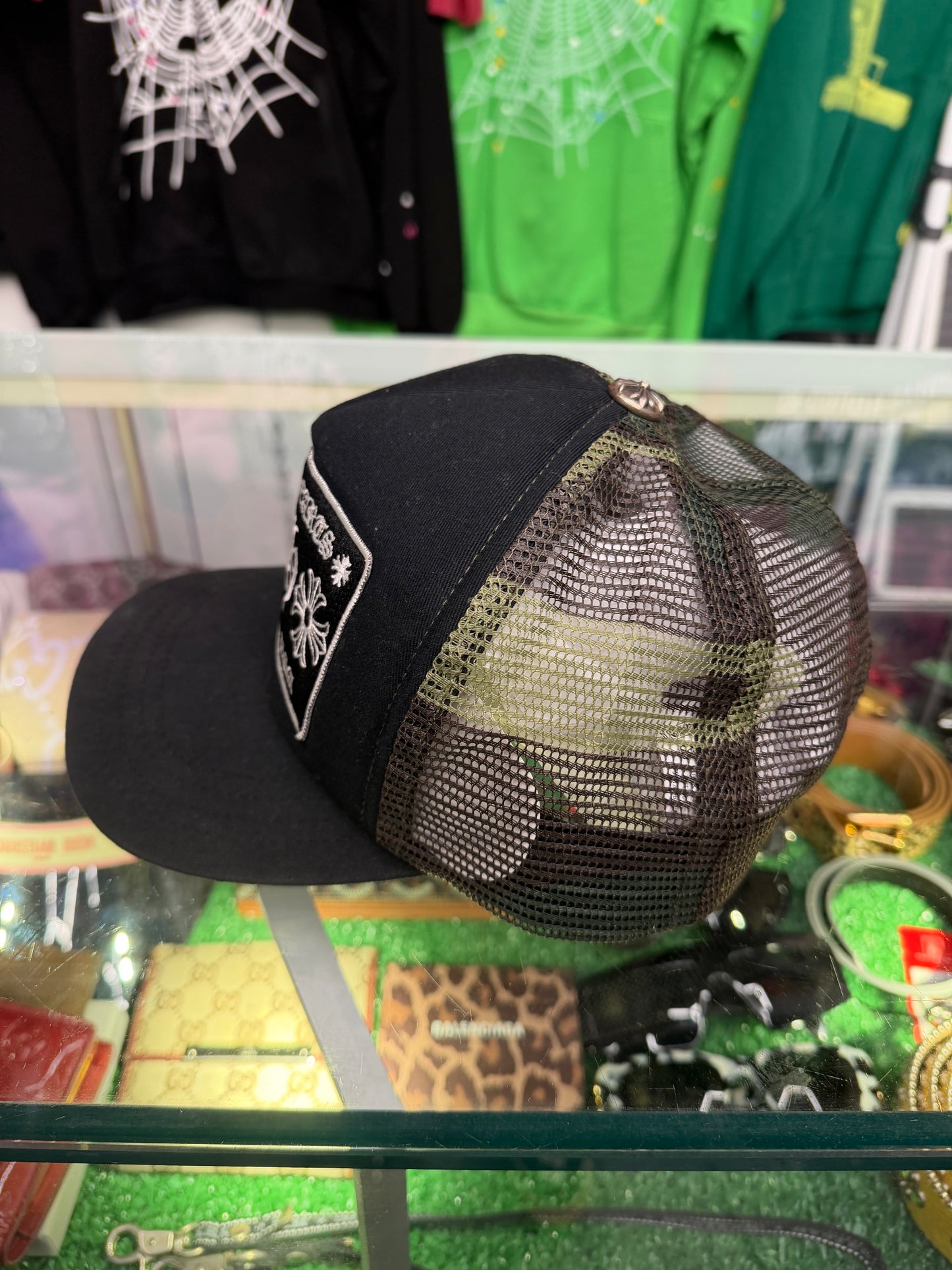 CHROME HEARTS CAMO CH HOLLYWOOD TRUCKER HAT (PRE-OWNED)