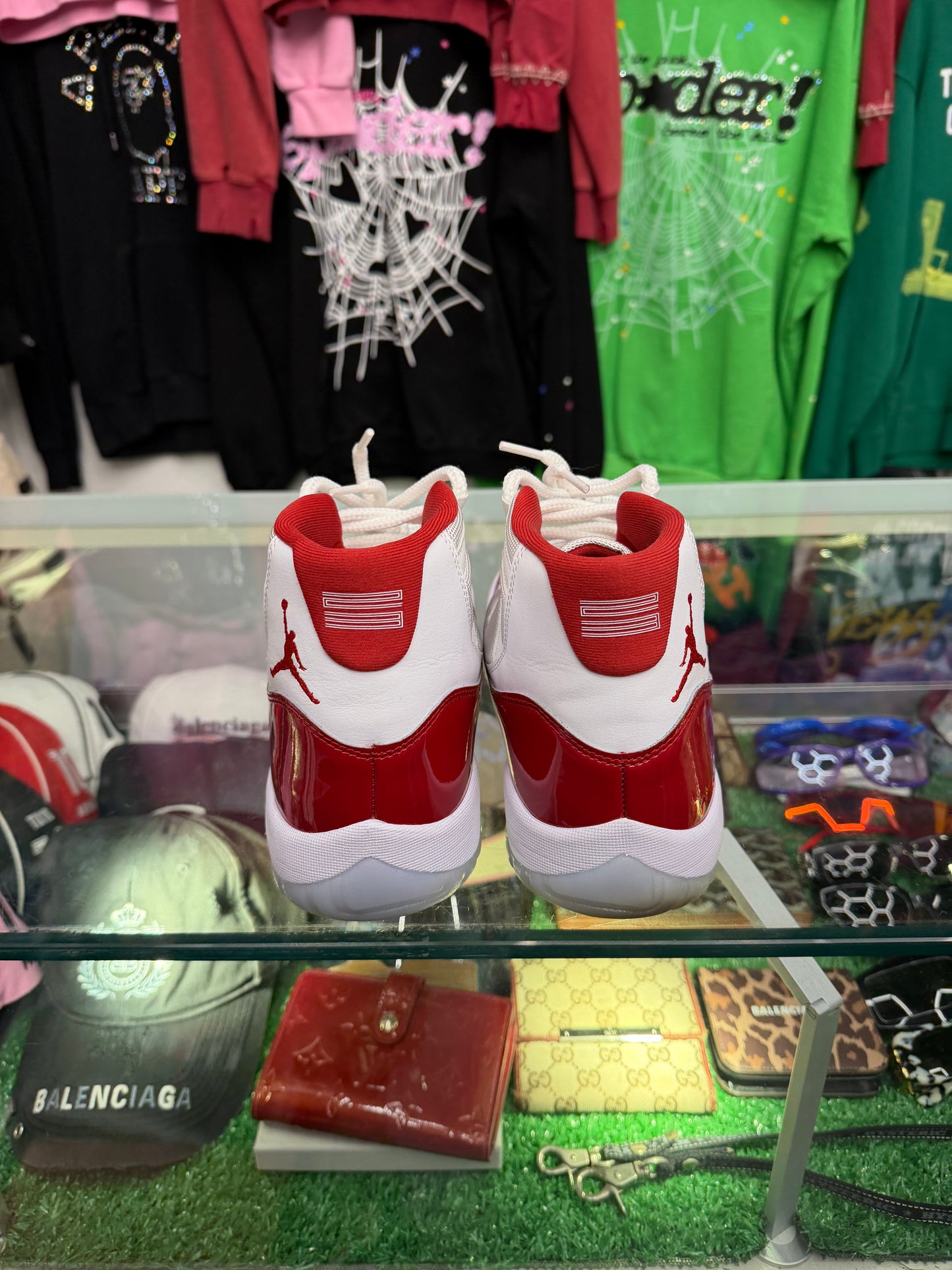 JORDAN 11 CHERRY (PRE-OWNED W/ BOX)