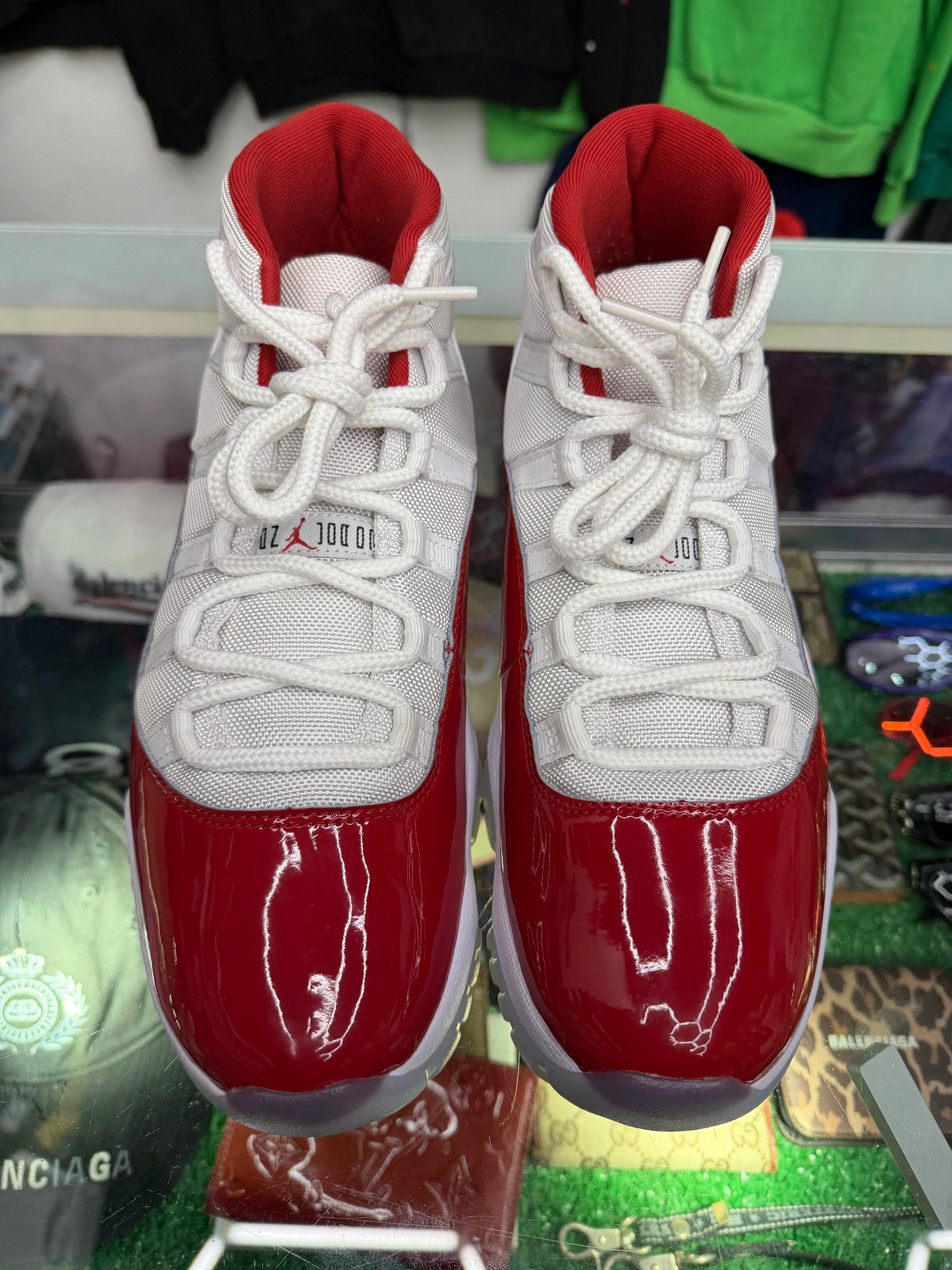 JORDAN 11 CHERRY (PRE-OWNED W/ BOX)