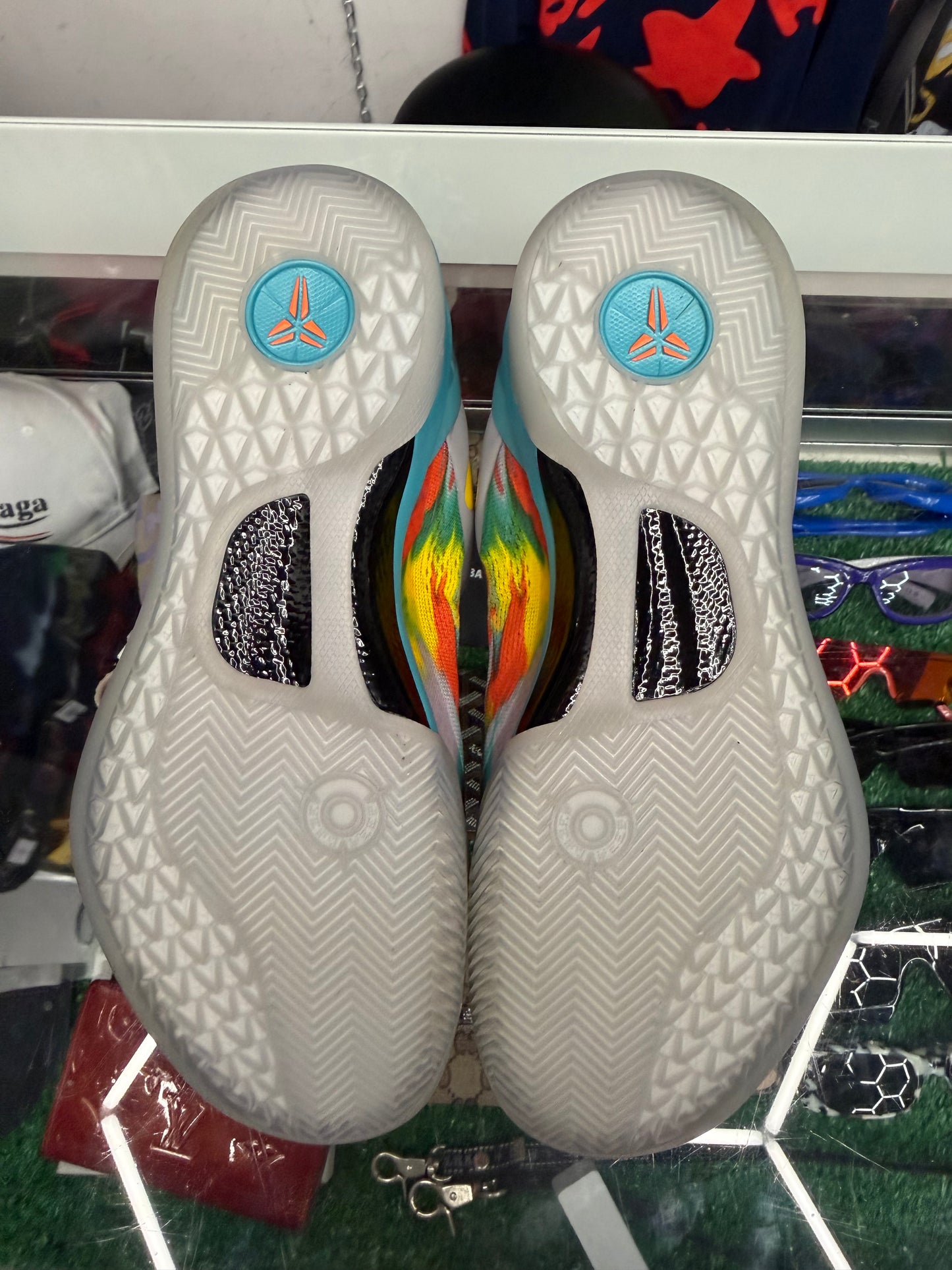 KOBE 8 VENICE BEACH (PRE-OWNED W/ BOX)