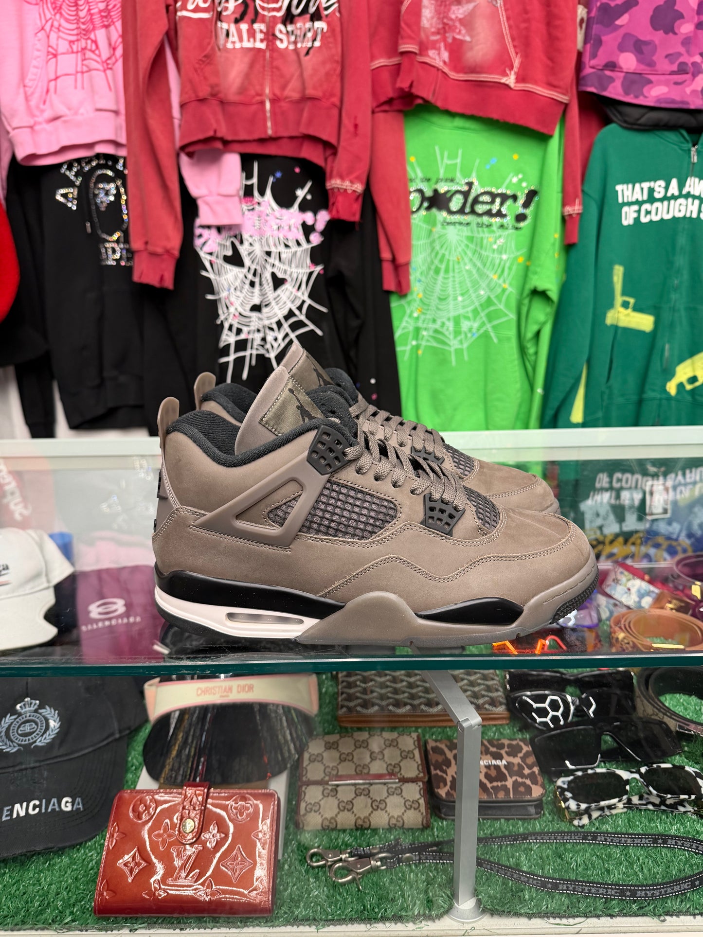 JORDAN 4 CAVESTONE (PRE-OWNED W/ BOX)