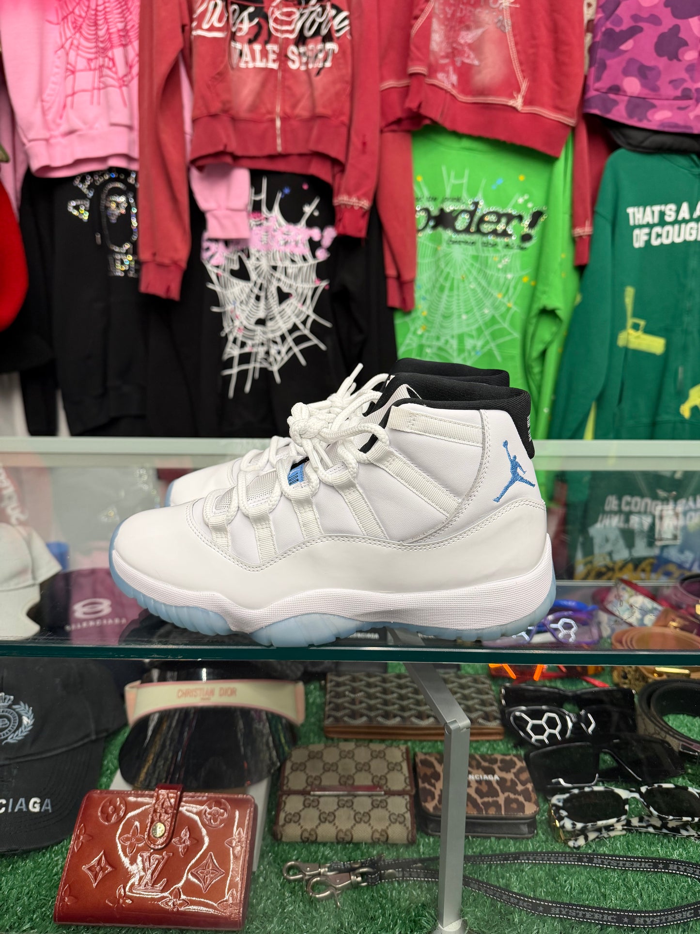 JORDAN 11 LEGEND BLUE (PRE-OWNED W/ BOX)