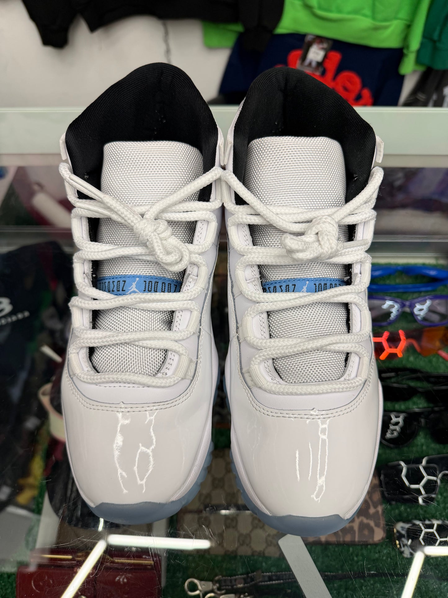 JORDAN 11 LEGEND BLUE (PRE-OWNED W/ BOX)