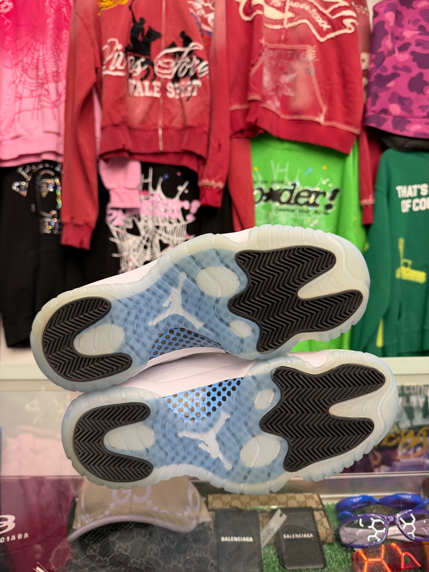 JORDAN 11 LEGEND BLUE (PRE-OWNED W/ BOX)