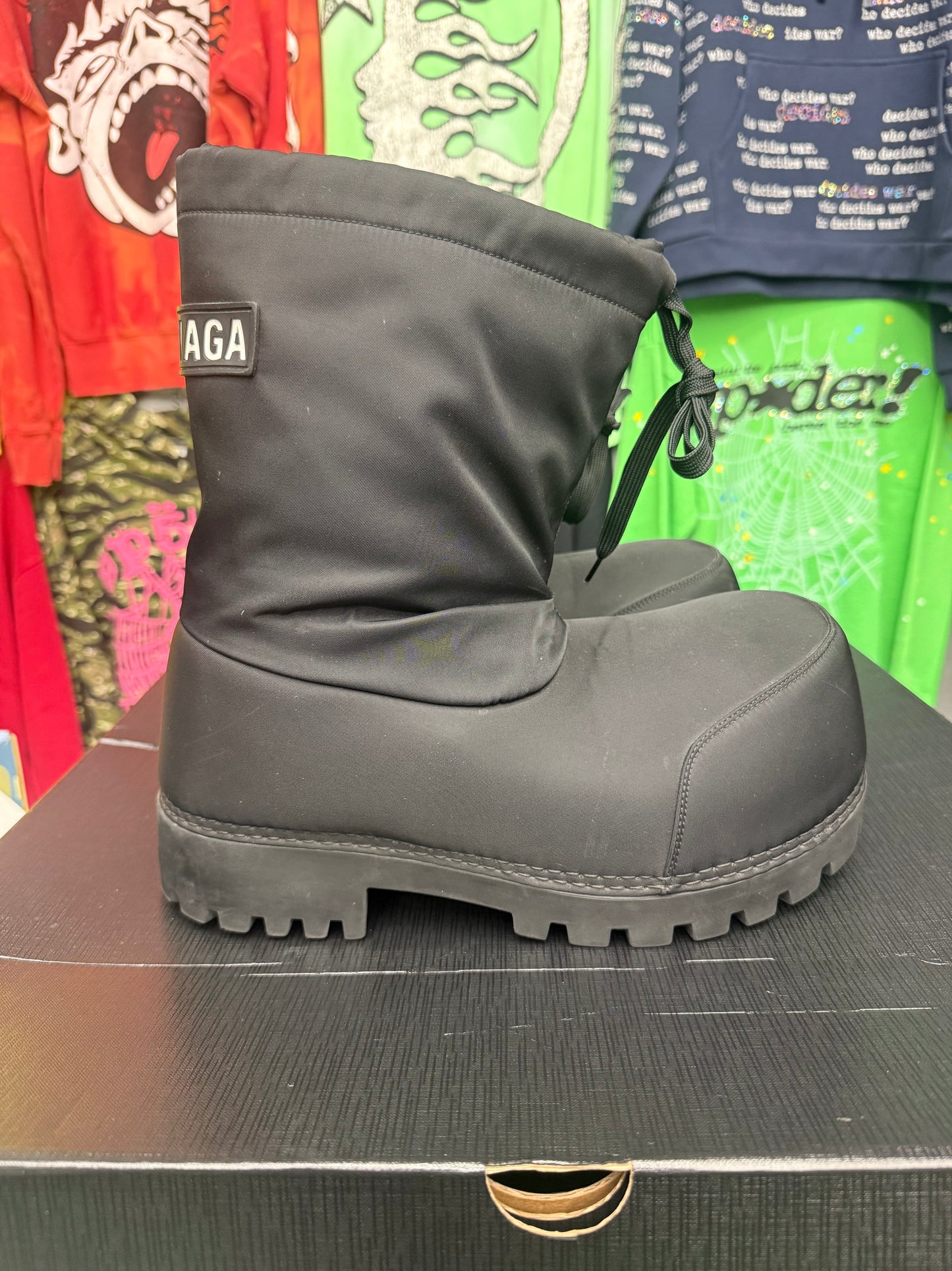 BALENCIAGA ALASKA LOW BOOT (PRE-OWNED W/BOX)