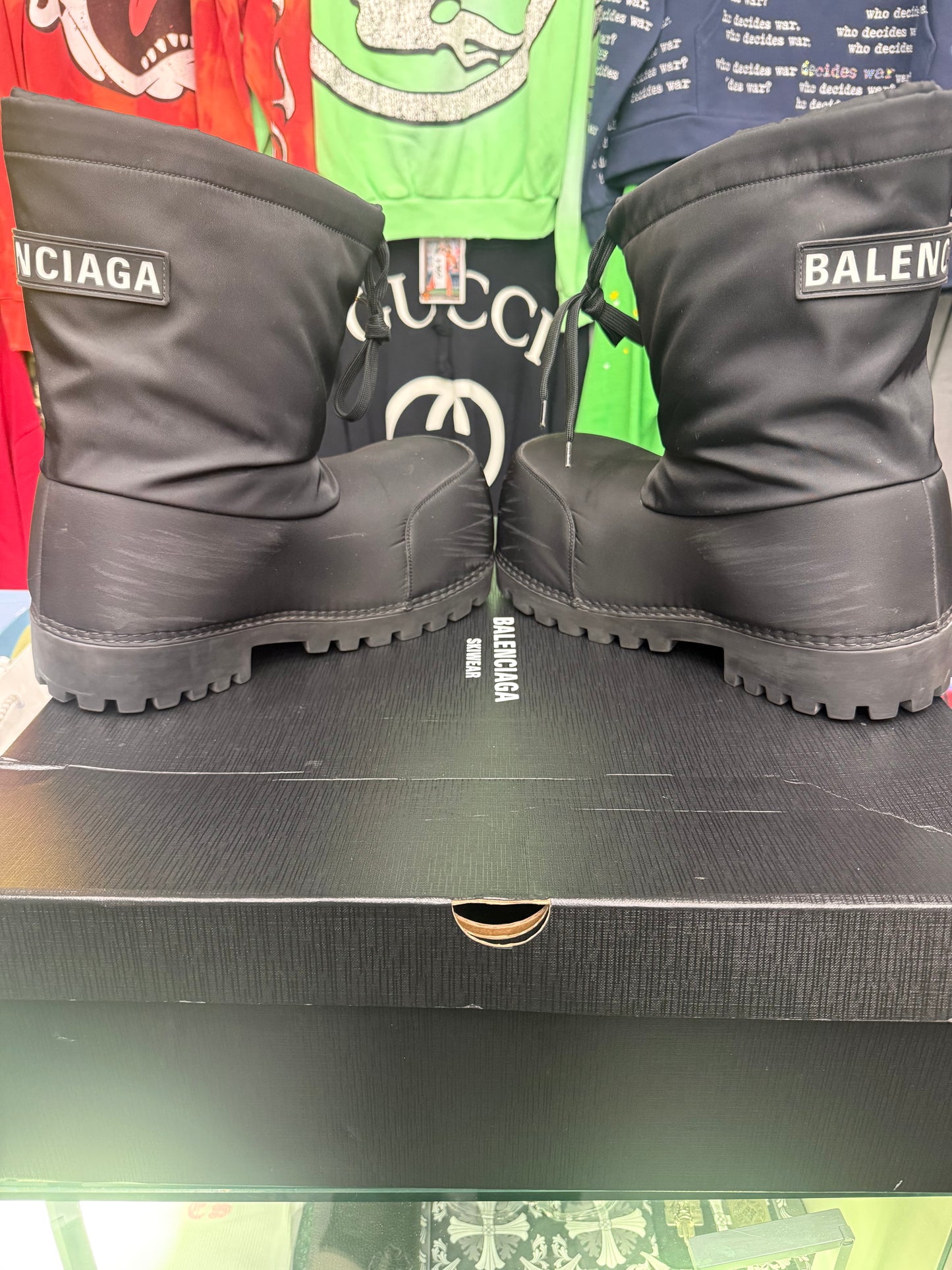 BALENCIAGA ALASKA LOW BOOT (PRE-OWNED W/BOX)