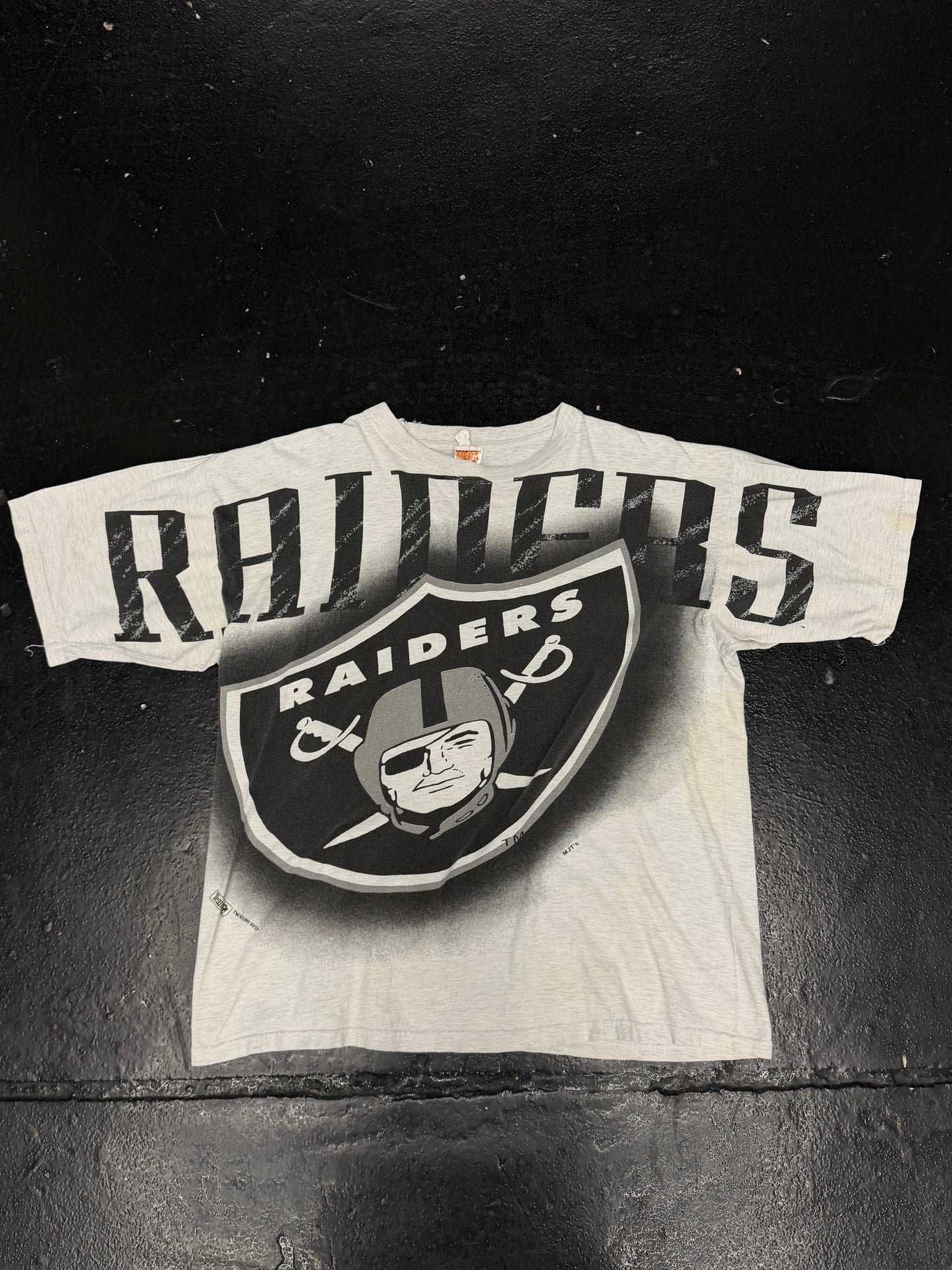 OAKLAND RAIDERS FOOTBALL T-SHIRT
