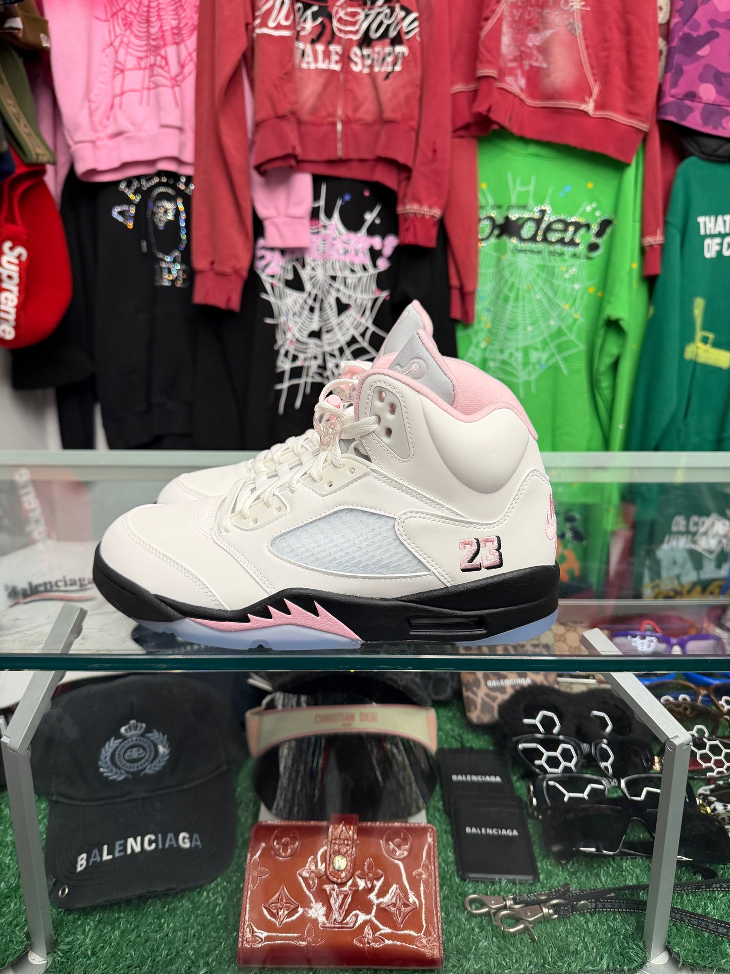 JORDAN 5 MEDIUM SOFT PINK (PRE-OWNED W/ BOX)