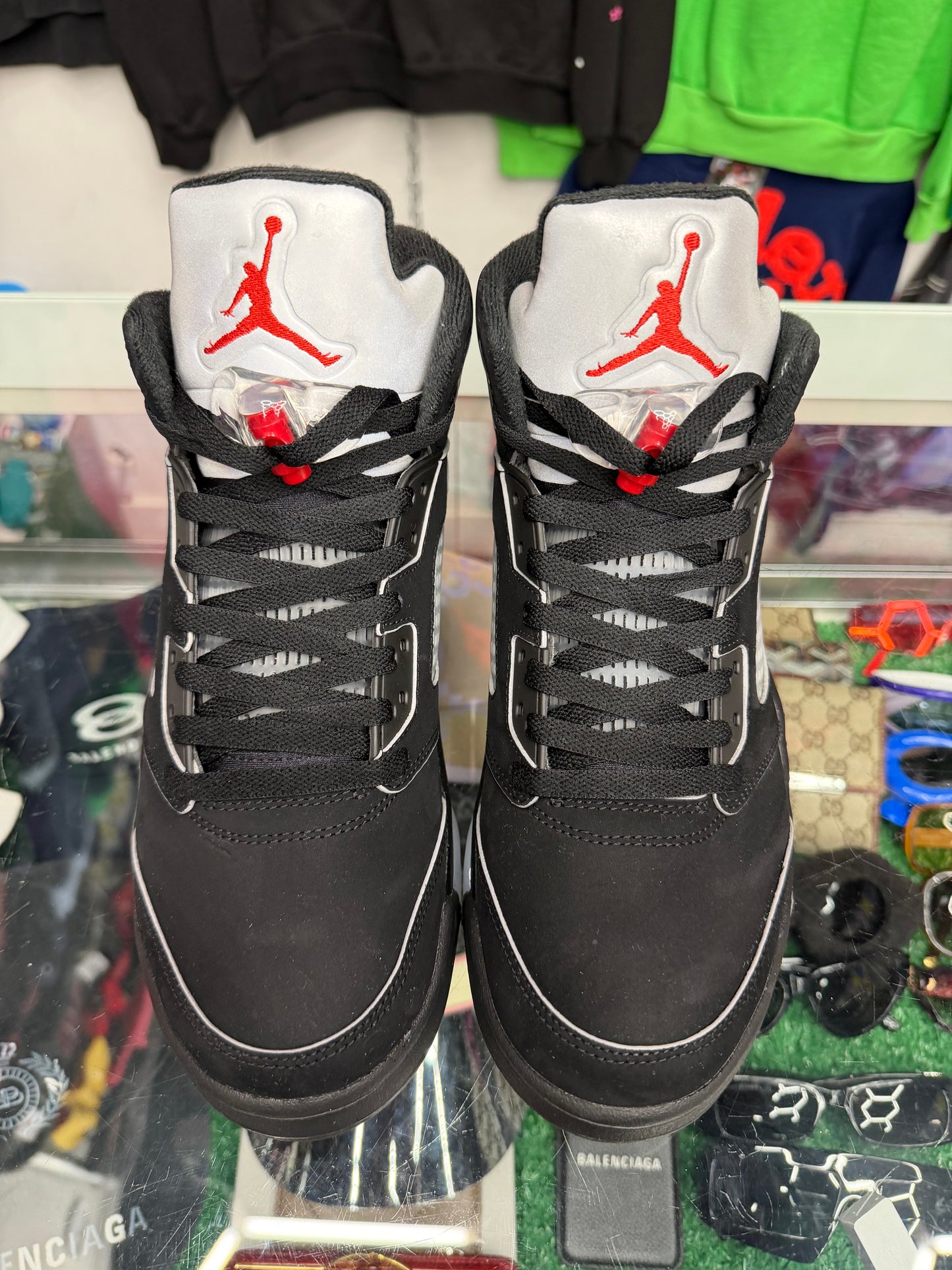 JORDAN 5 METALLIC (PRE-OWNED W/ BOX)
