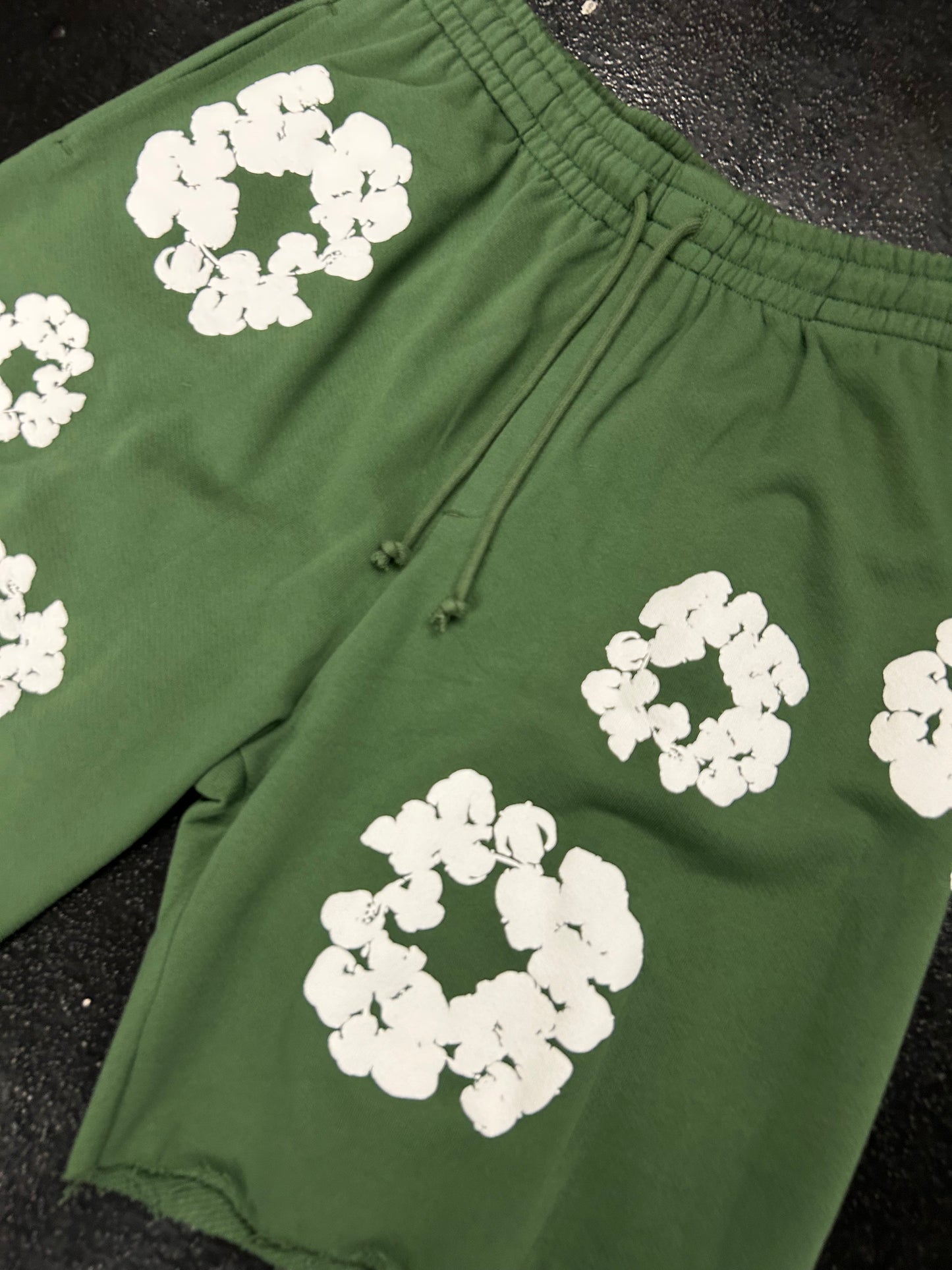 DENIM TEARS SWEAT SHORTS GREEN (BRAND NEW)