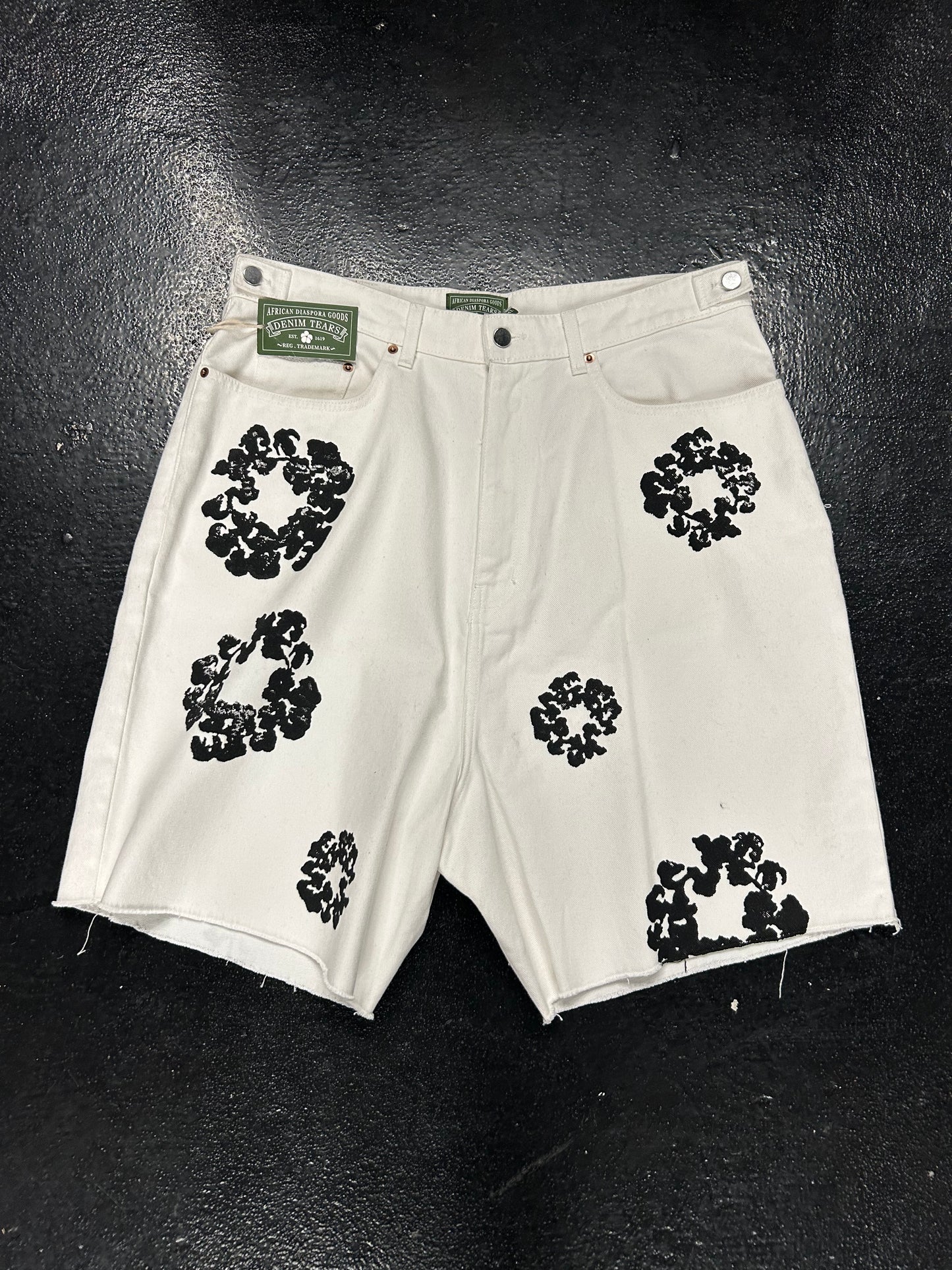 DENIM TEARS WHITE JEAN SHORTS (BRAND NEW)