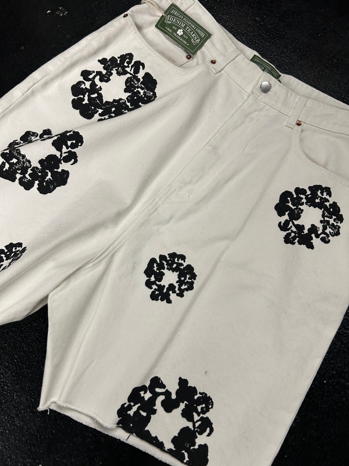 DENIM TEARS WHITE JEAN SHORTS (BRAND NEW)