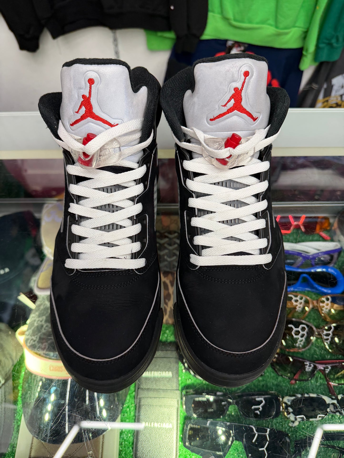 JORDAN 5 METALLIC (PRE-OWNED W/ BOX)
