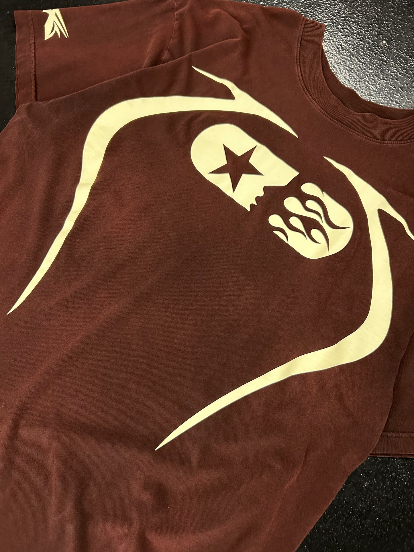 HELLSTAR WARM UP BROWN TEE (BRAND NEW)