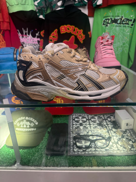 BALENCIAGA RUNNER SNEAKER (PRE-OWNED W/BOX)