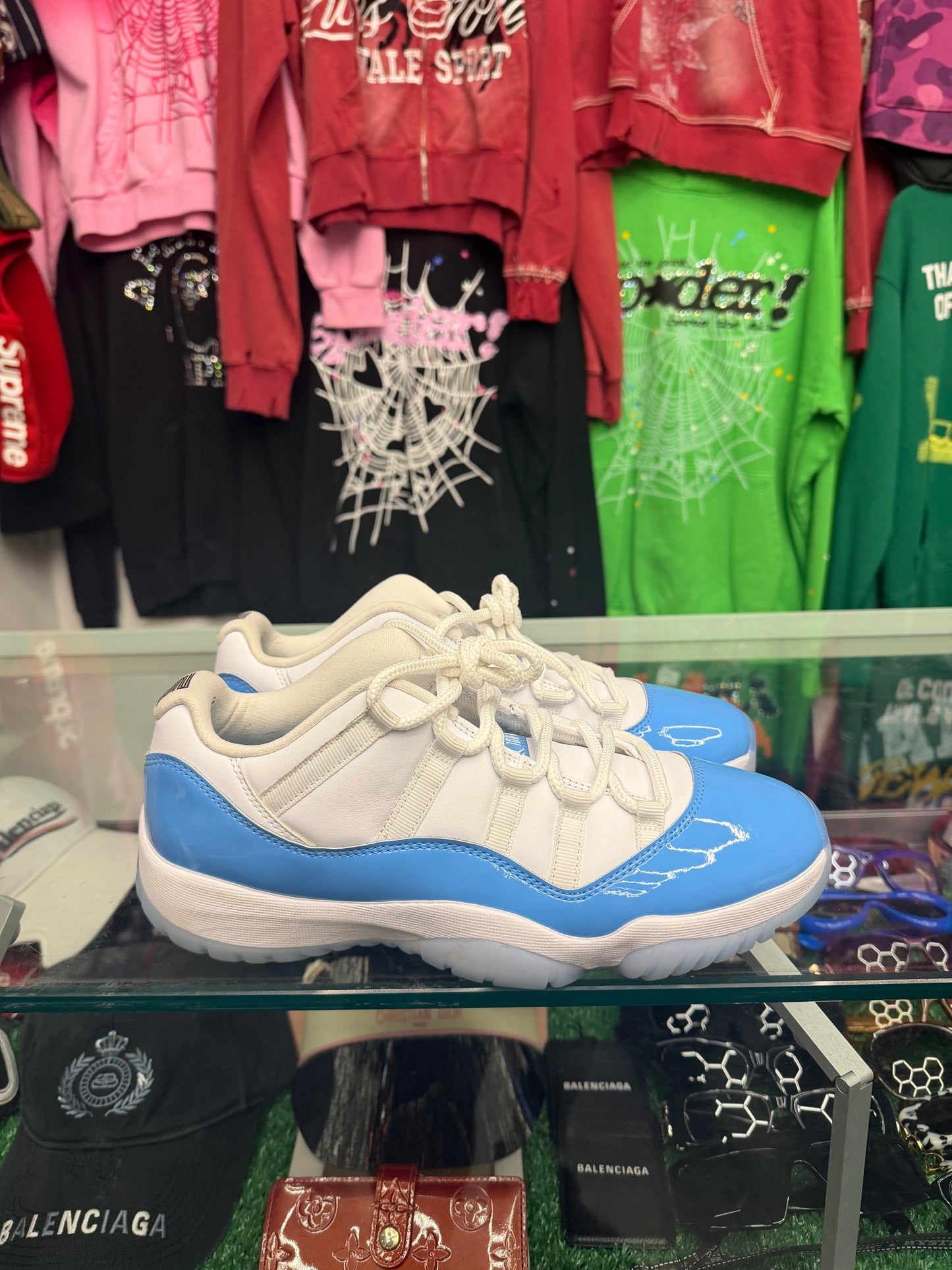 JORDAN 11 UNIVERSITY BLUE (PRE- OWNED W/ BOX)