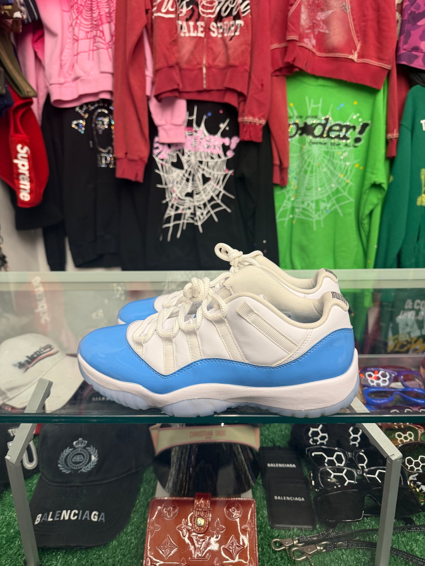 JORDAN 11 UNIVERSITY BLUE (PRE- OWNED W/ BOX)