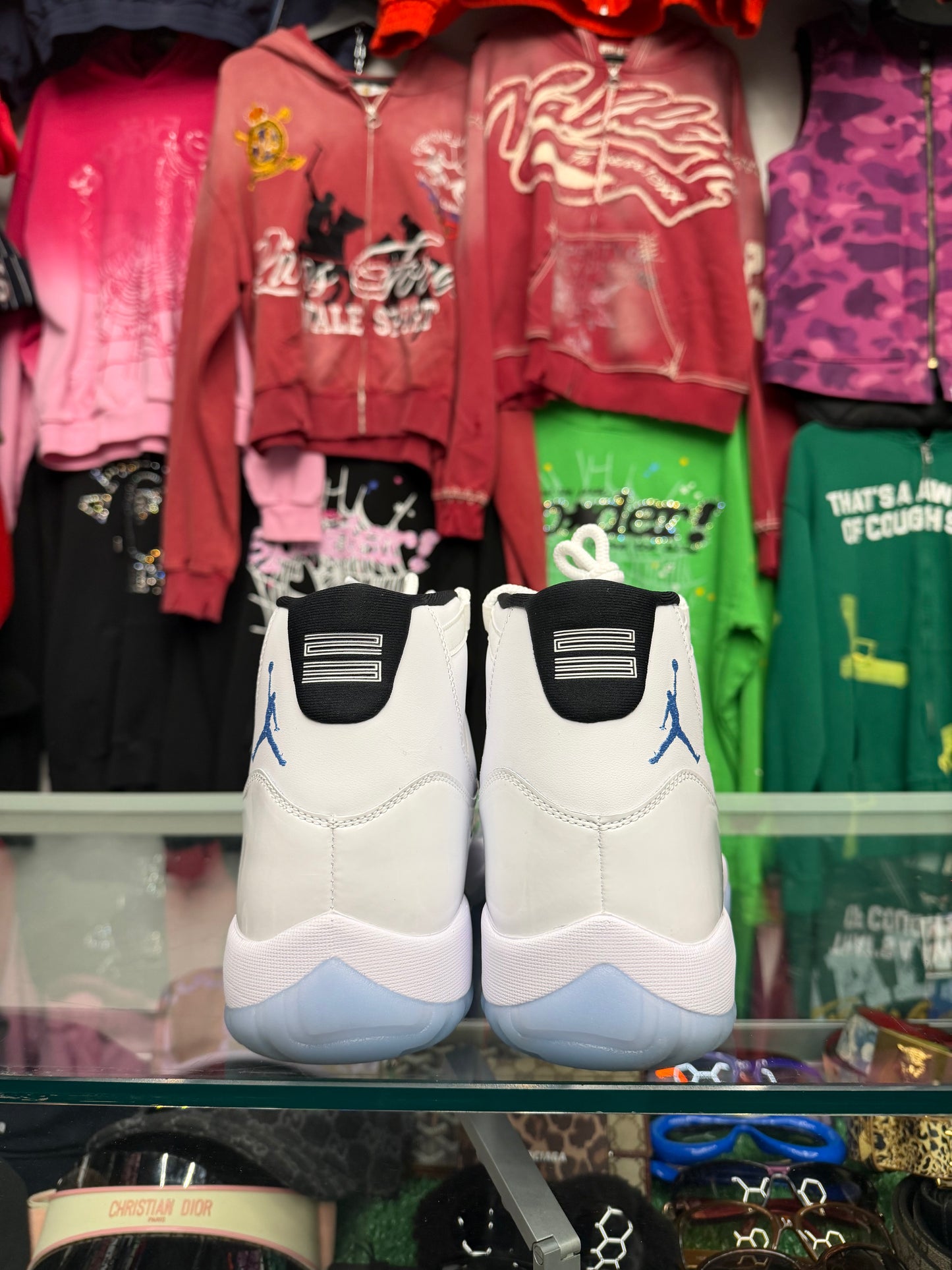 JORDAN 11 LEGEND BLUE (PRE-OWNED W/ BOX)