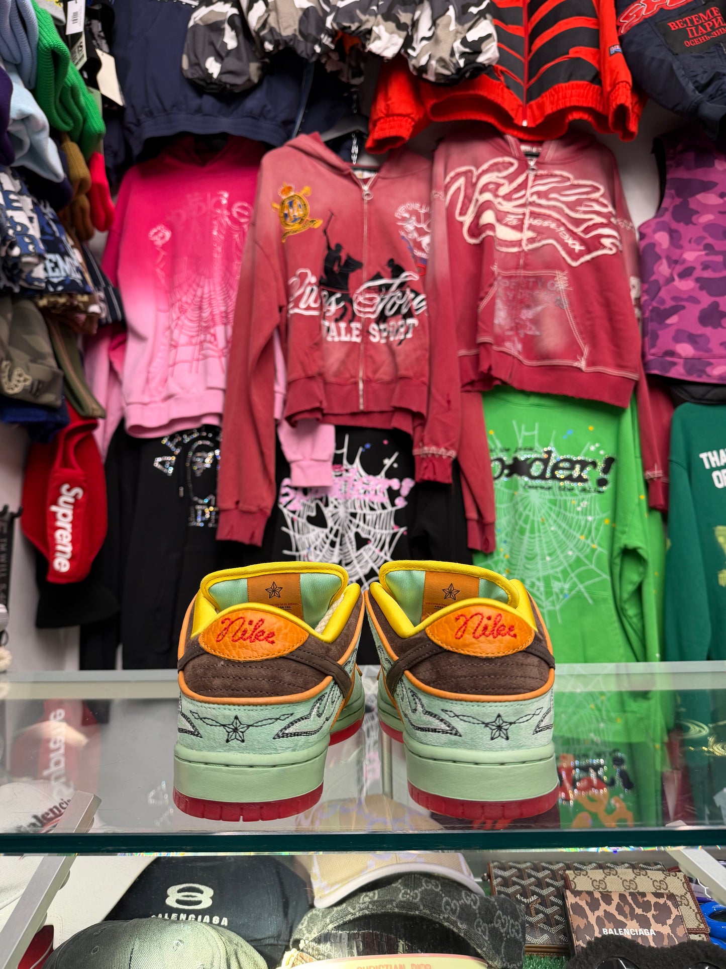 DUNK LOW SB RODEO (PRE-OWNED W/ BOX)