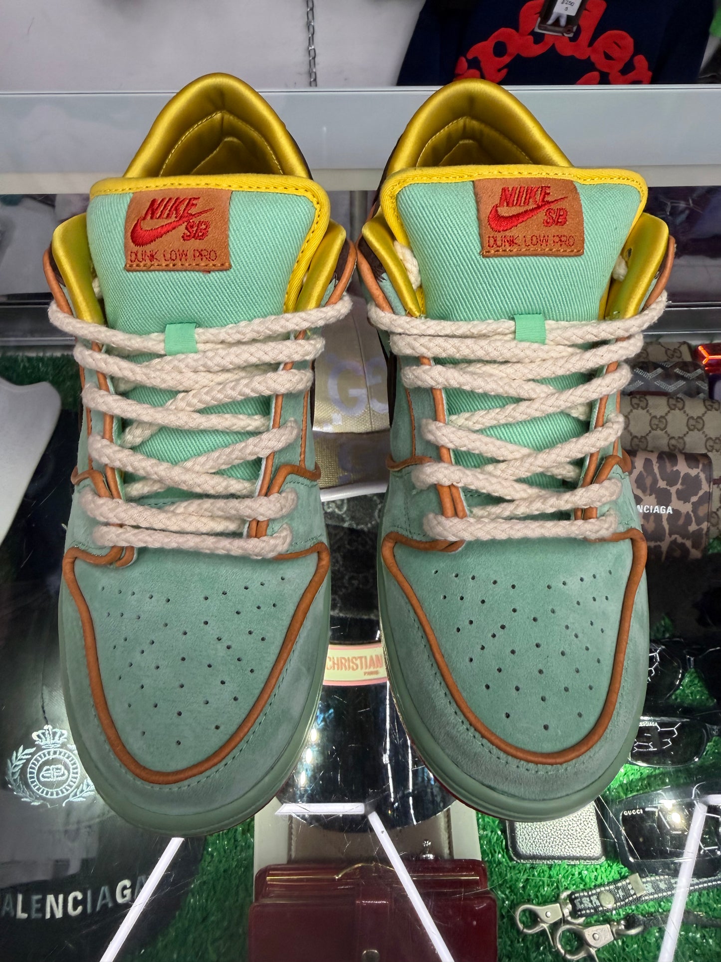 DUNK LOW SB RODEO (PRE-OWNED W/ BOX)