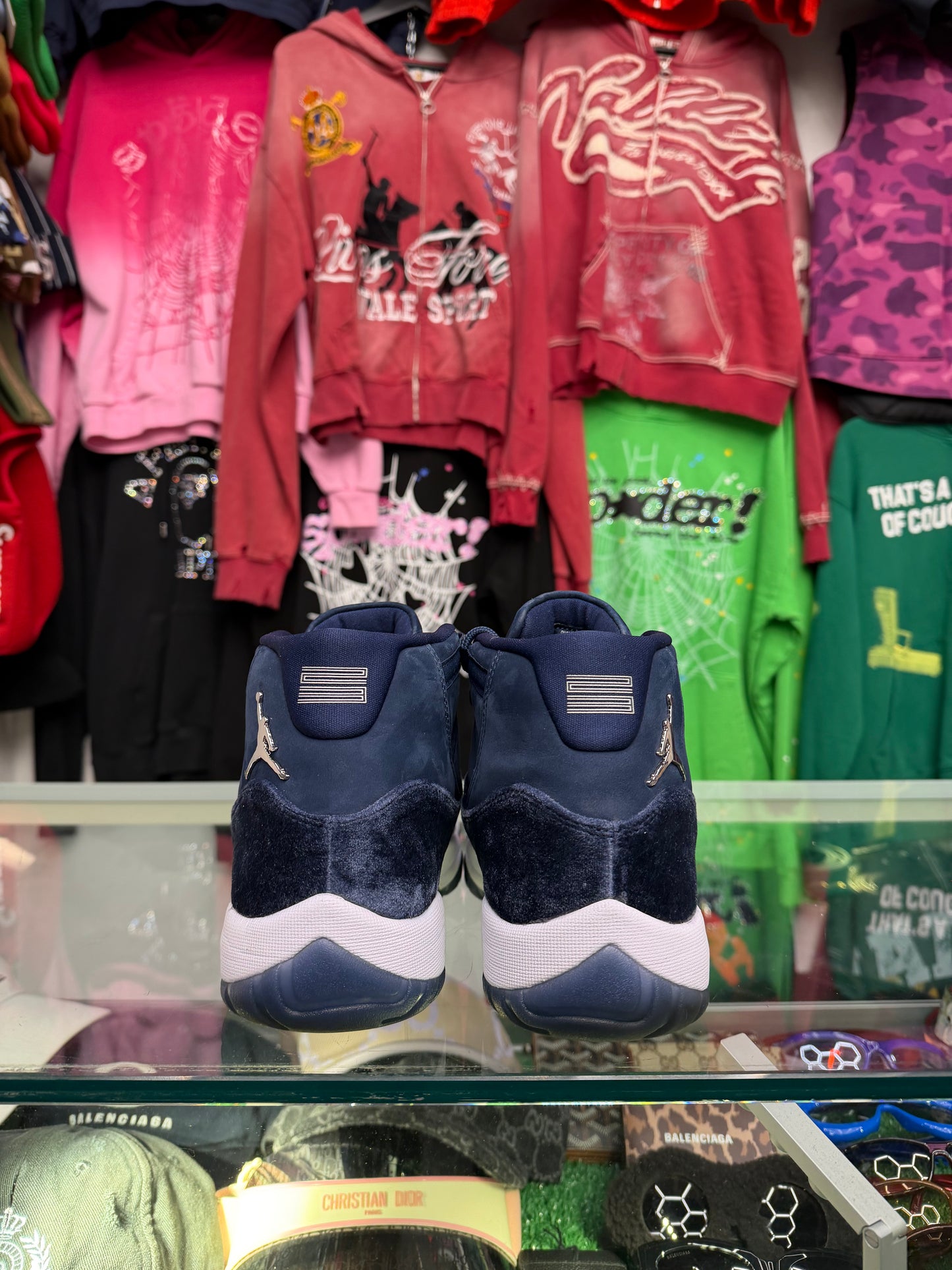 JORDAN 11 MIDNIGHT NAVY (PRE-OWNED W/ BOX)