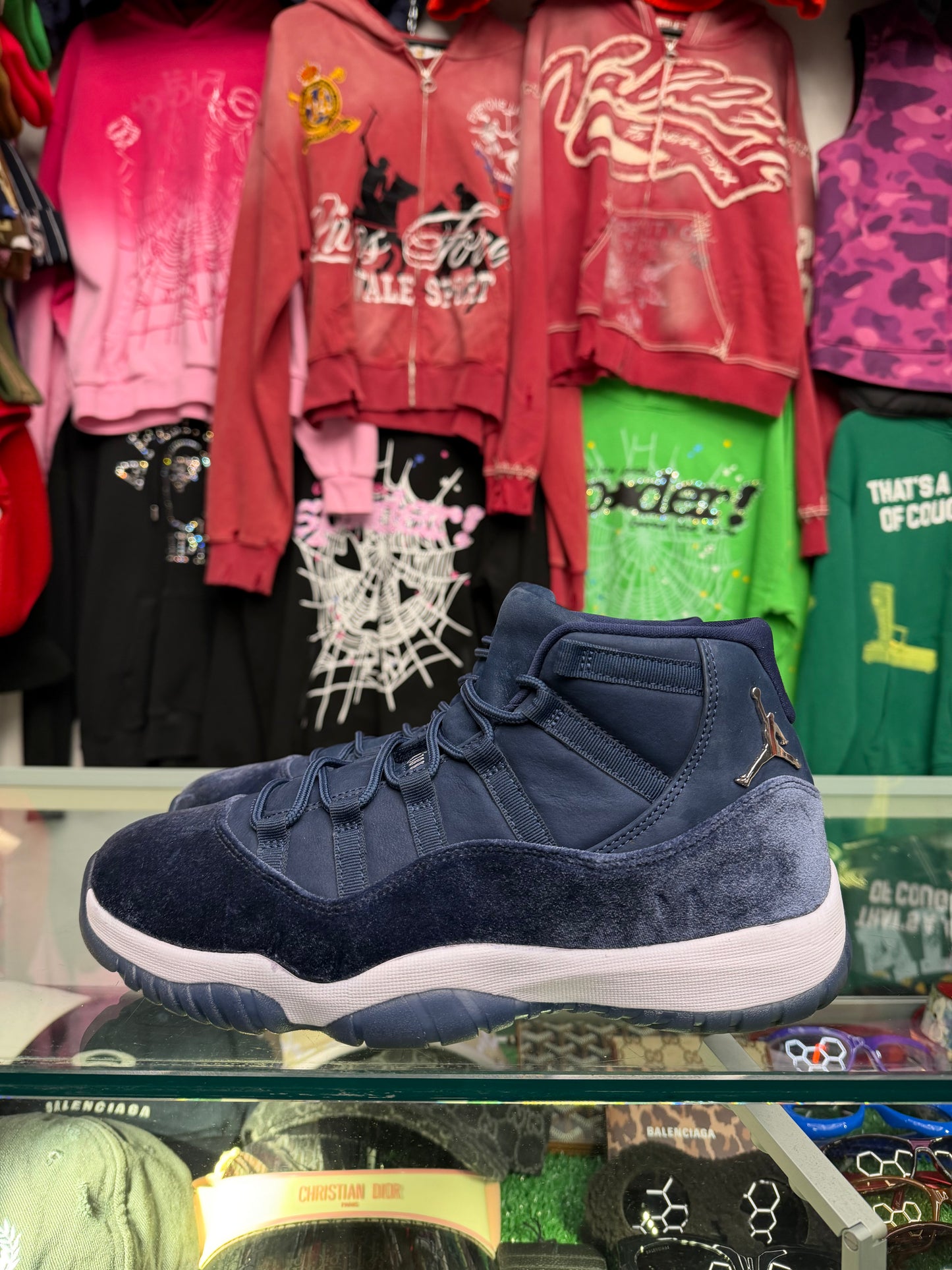 JORDAN 11 MIDNIGHT NAVY (PRE-OWNED W/ BOX)