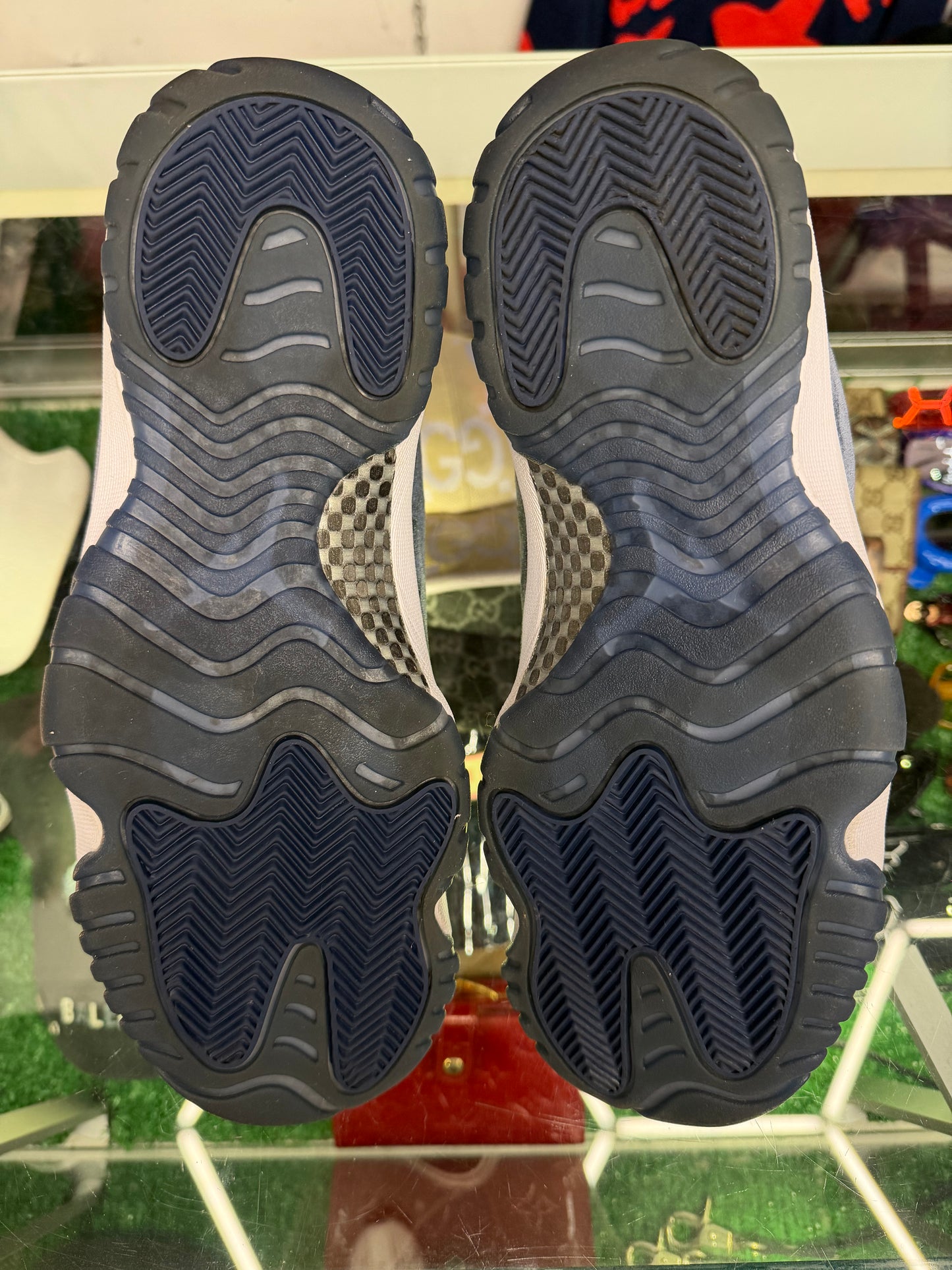 JORDAN 11 MIDNIGHT NAVY (PRE-OWNED W/ BOX)