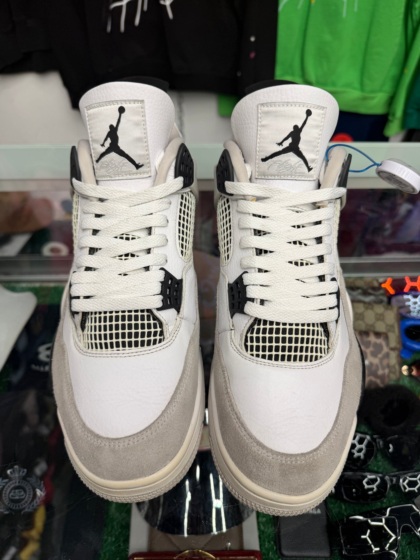 JORDAN 4 MILITARY BLACK (PRE-OWNED W/ BOX)