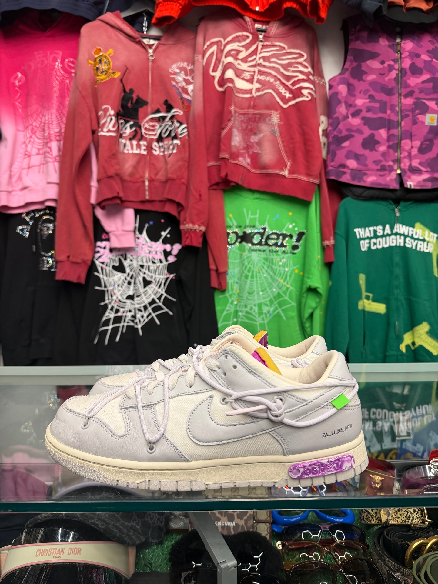 DUNK LOW OFF WHITE LOT 3 (PRE-OWNED W/ BOX)