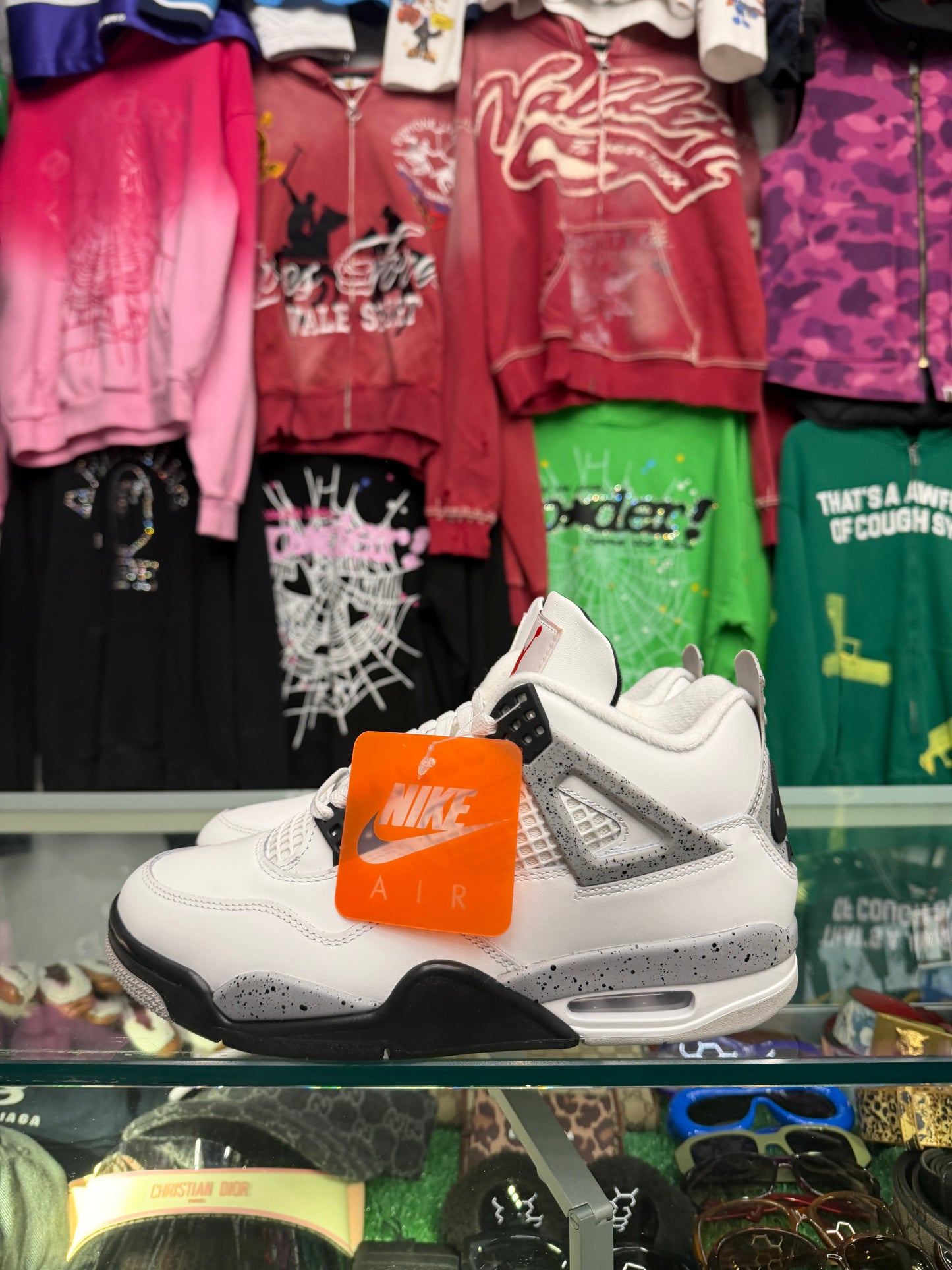 JORDAN 4 WHITE CEMENT (PRE-OWNED W/ BOX)
