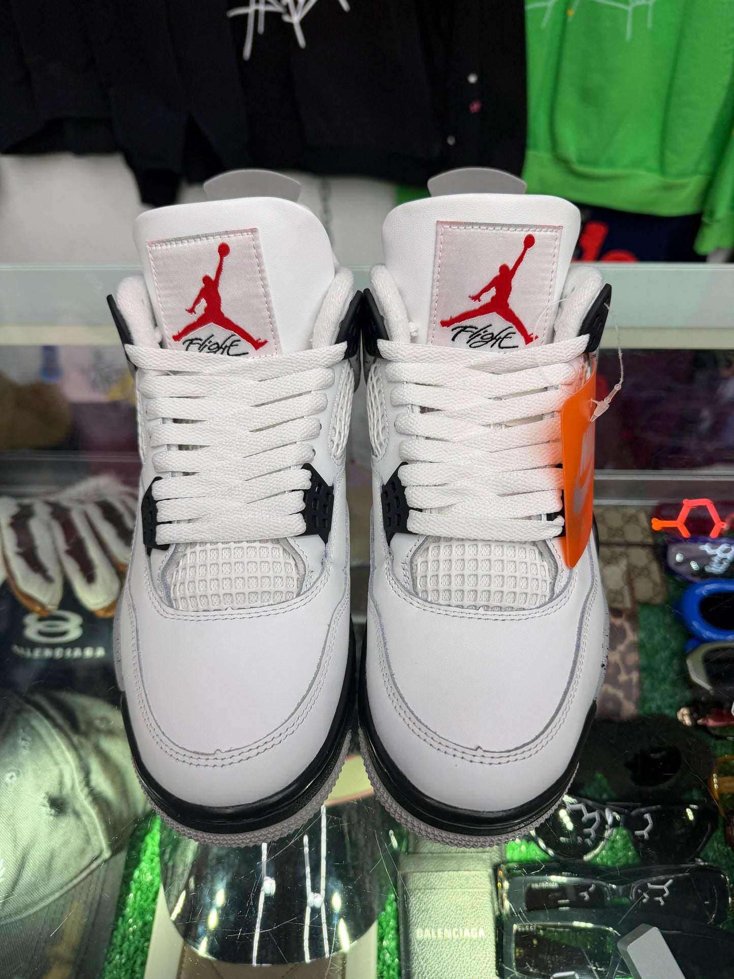 JORDAN 4 WHITE CEMENT (PRE-OWNED W/ BOX)