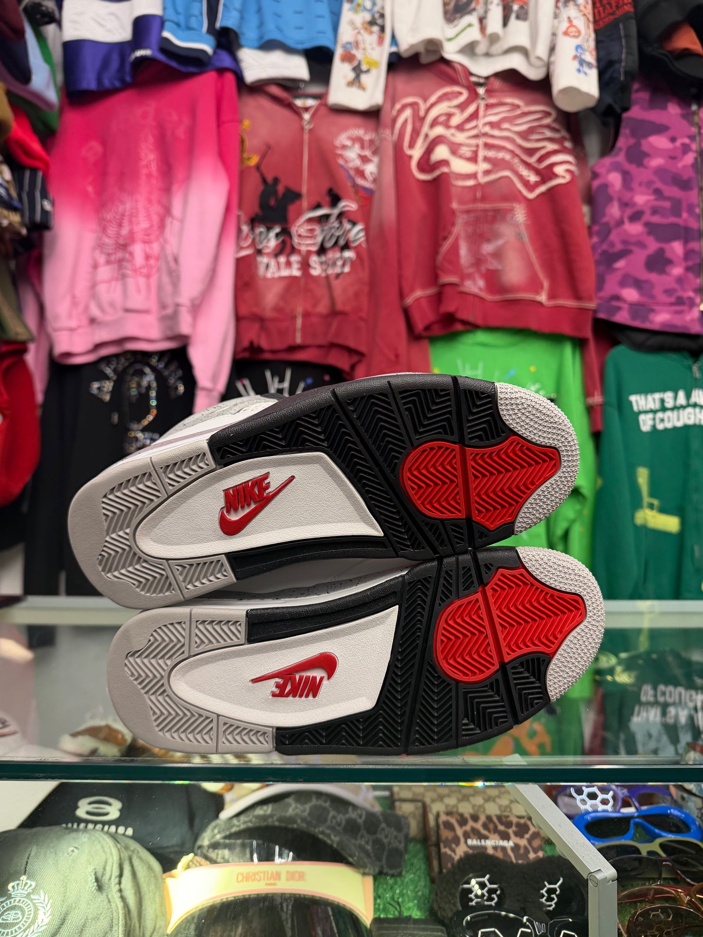 JORDAN 4 WHITE CEMENT (PRE-OWNED W/ BOX)