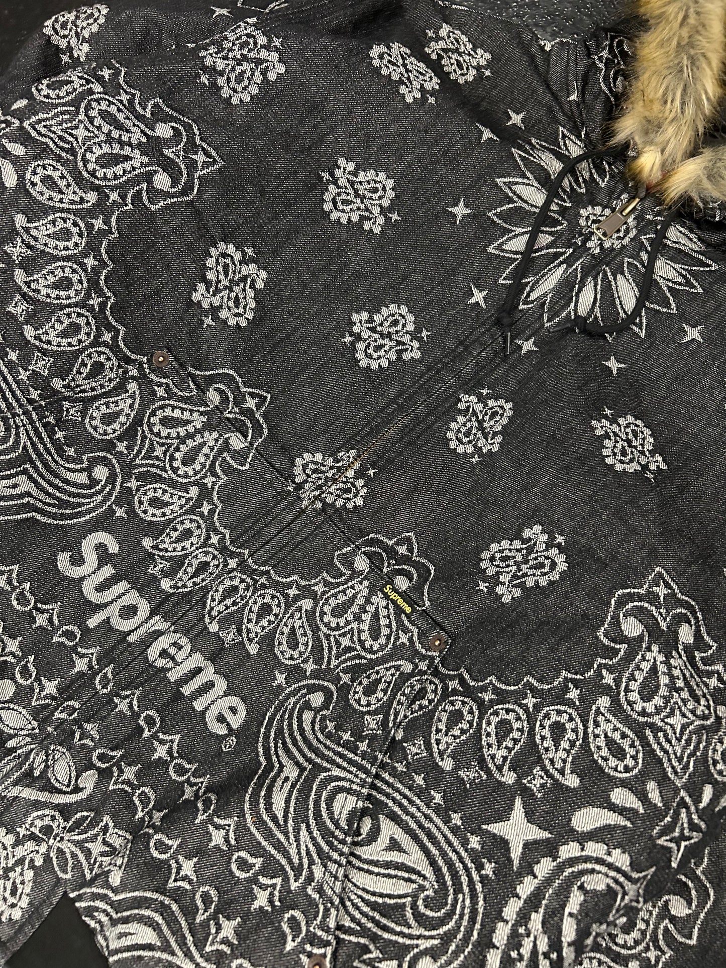 SUPREME BANDANNA JACQUARD DENIM ZIP (VNDS)